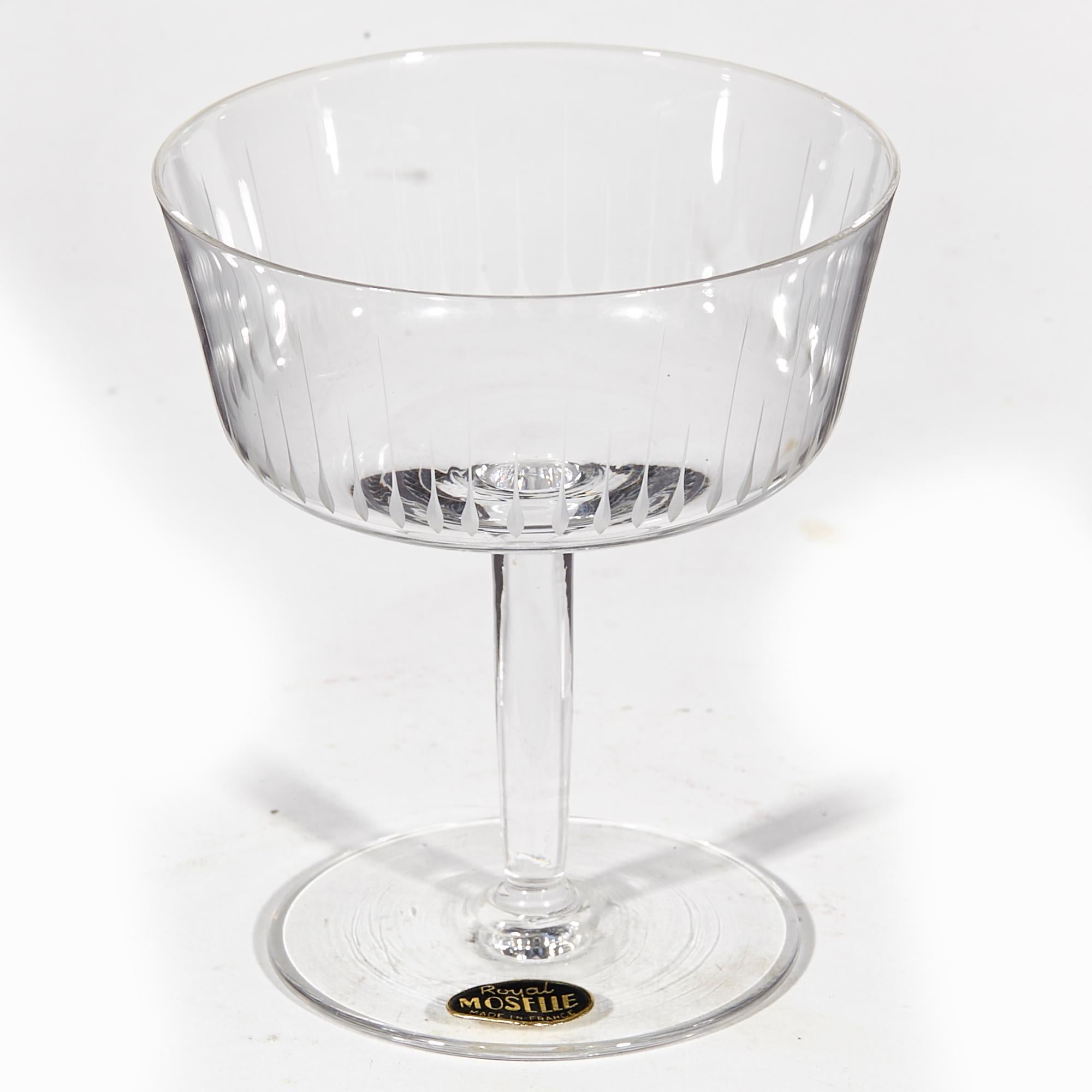 1950s French Etched Glass Coupes, Set of 8 In Excellent Condition In Amherst, NH