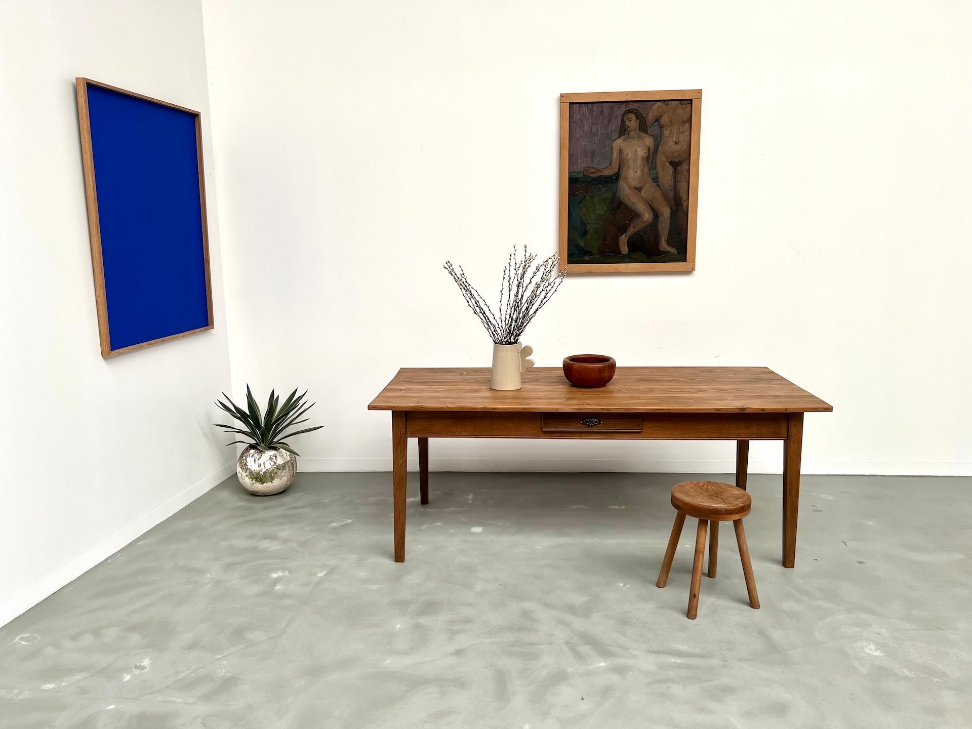 1950's French Farm Table  in oak and pine For Sale 5