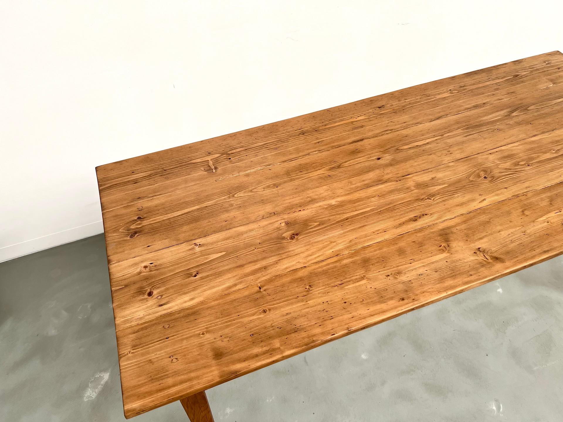 1950's French Farm Table  in oak and pine For Sale 12