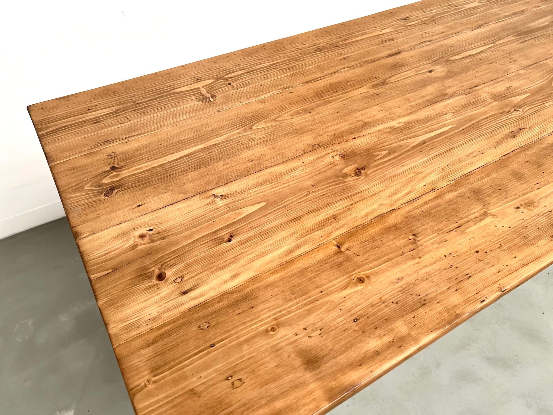 1950's French Farm Table  in oak and pine For Sale 13