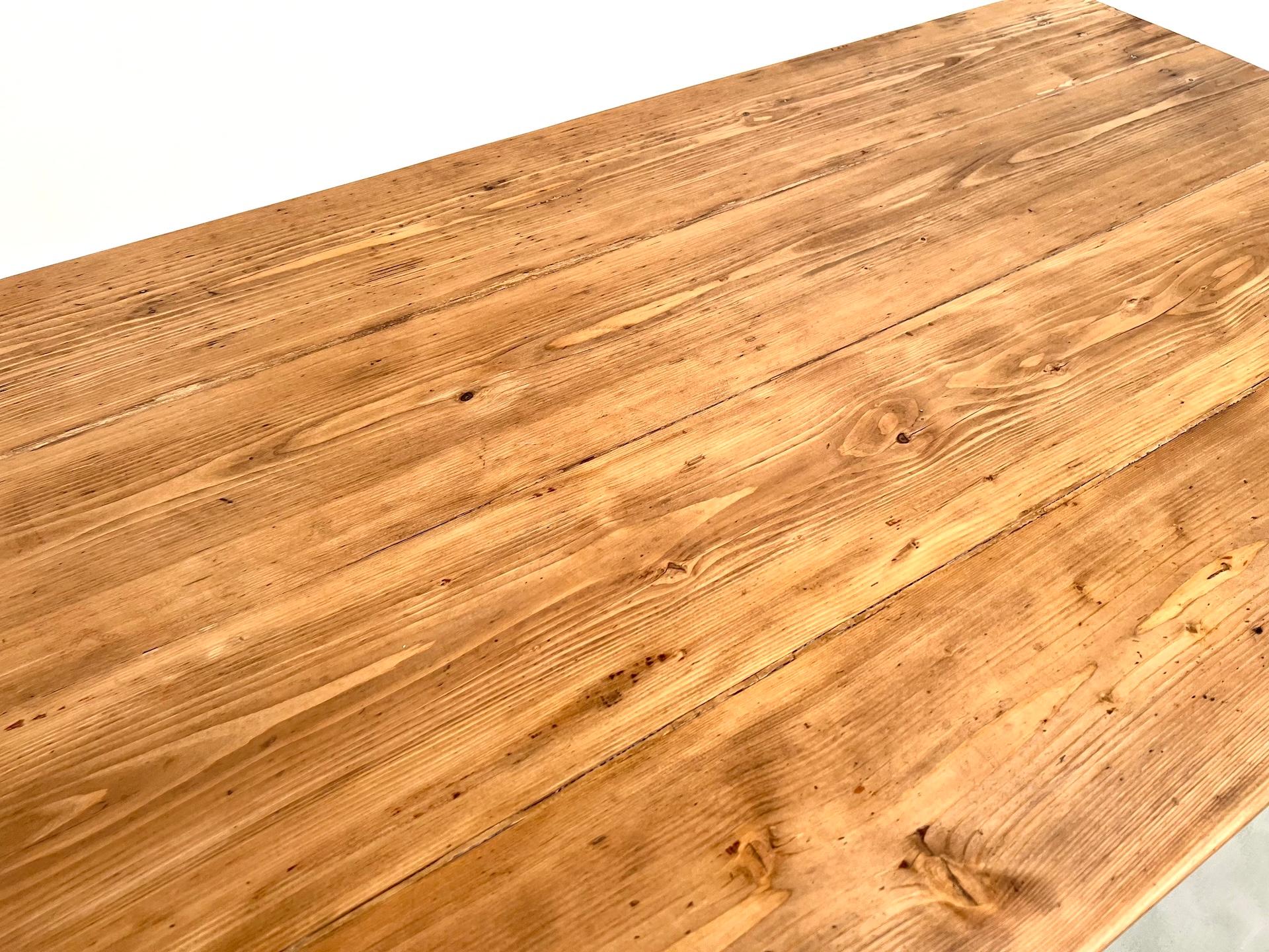 1950's French Farm Table  in oak and pine For Sale 14