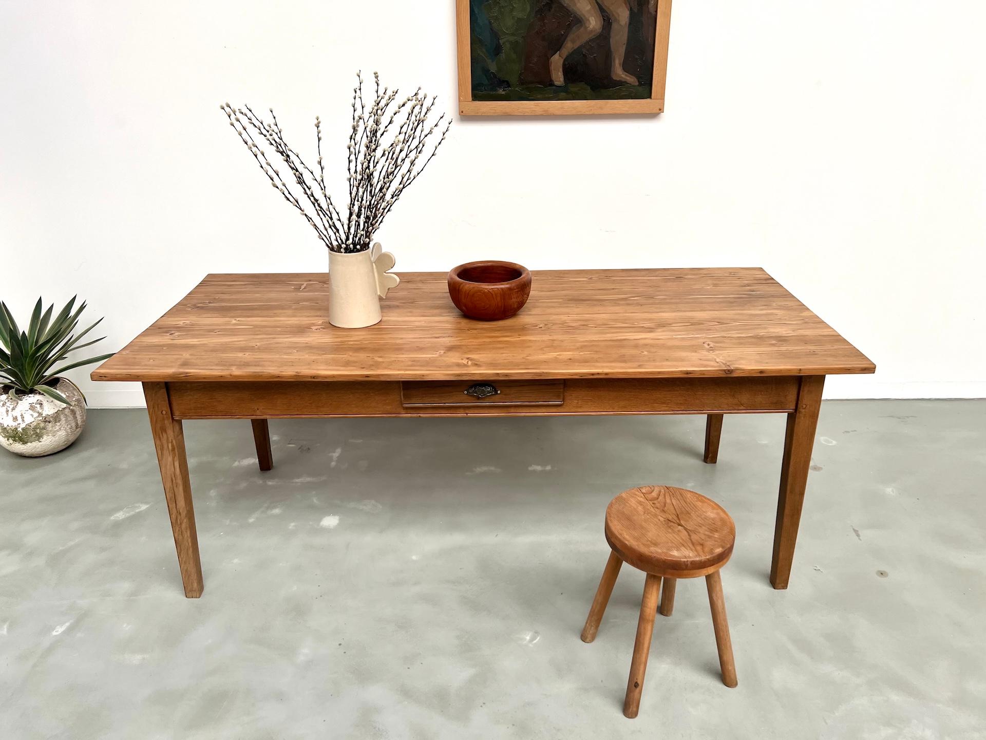 1950's French Farm Table  in oak and pine In Good Condition For Sale In LYON, FR
