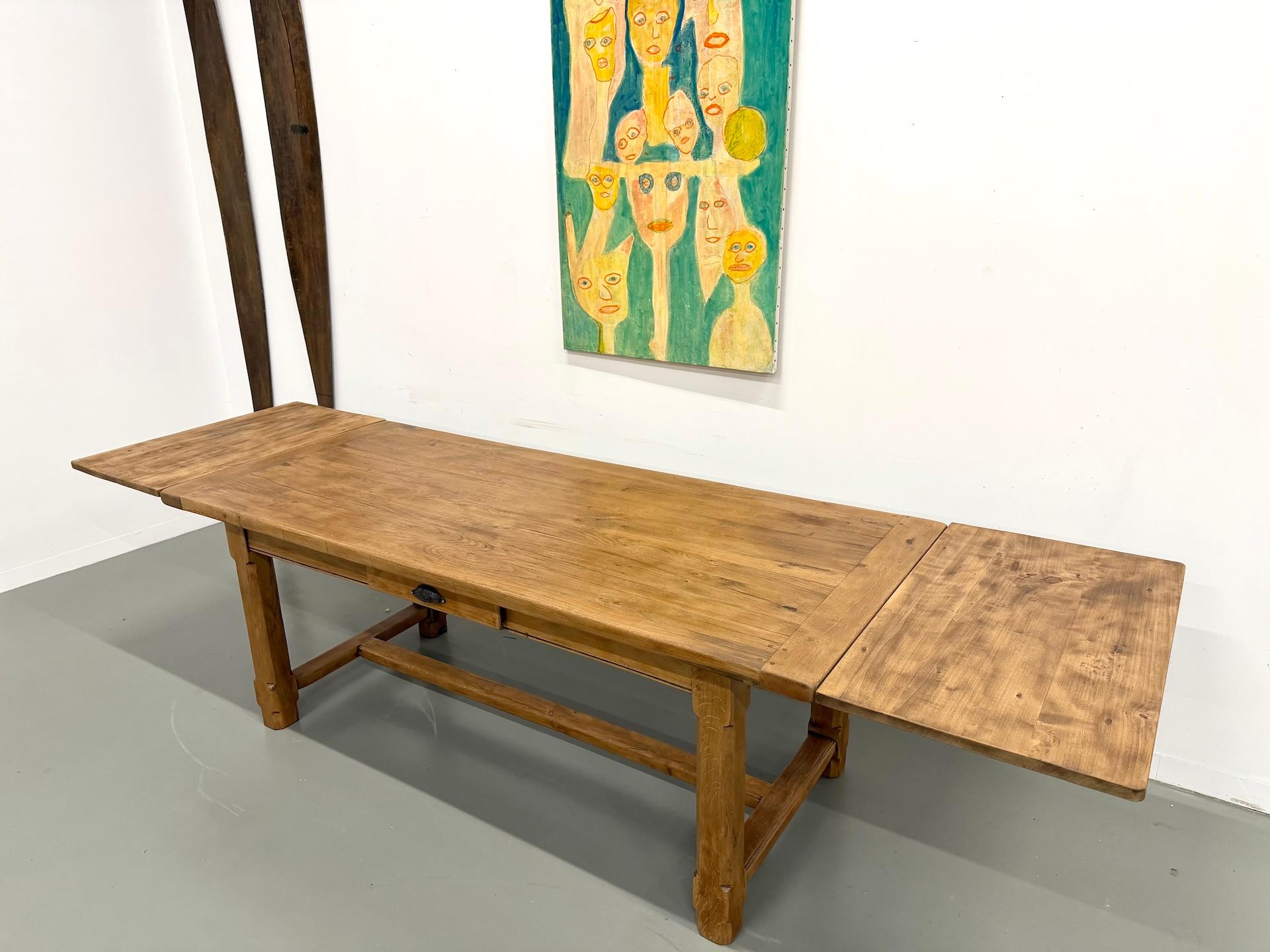 Table de ferme en chêne des années 1950 en vente 8