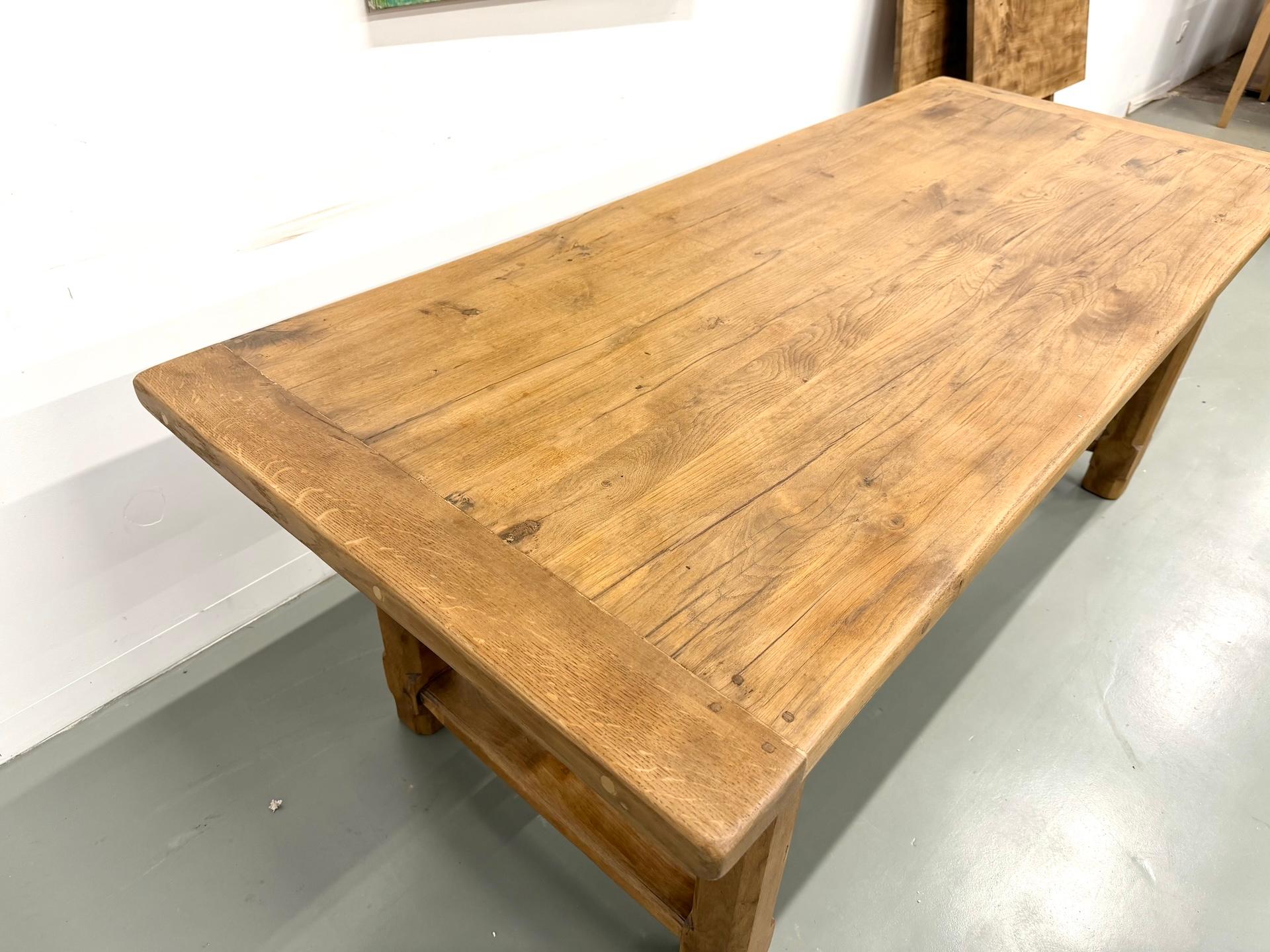 Table de ferme en chêne des années 1950 Bon état - En vente à LYON, FR