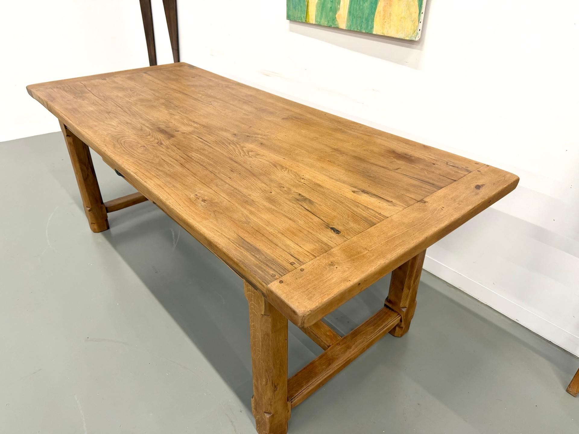 Chêne Table de ferme en chêne des années 1950 en vente