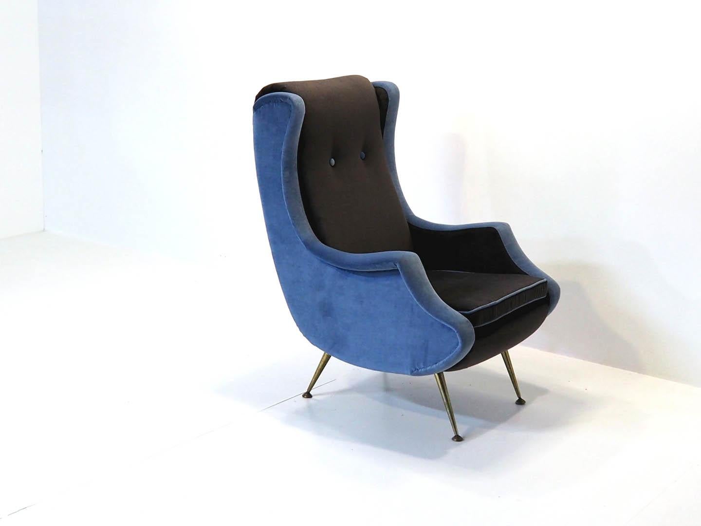 1950's Französisch Fauteuil, neu gepolstert (Samt) im Angebot