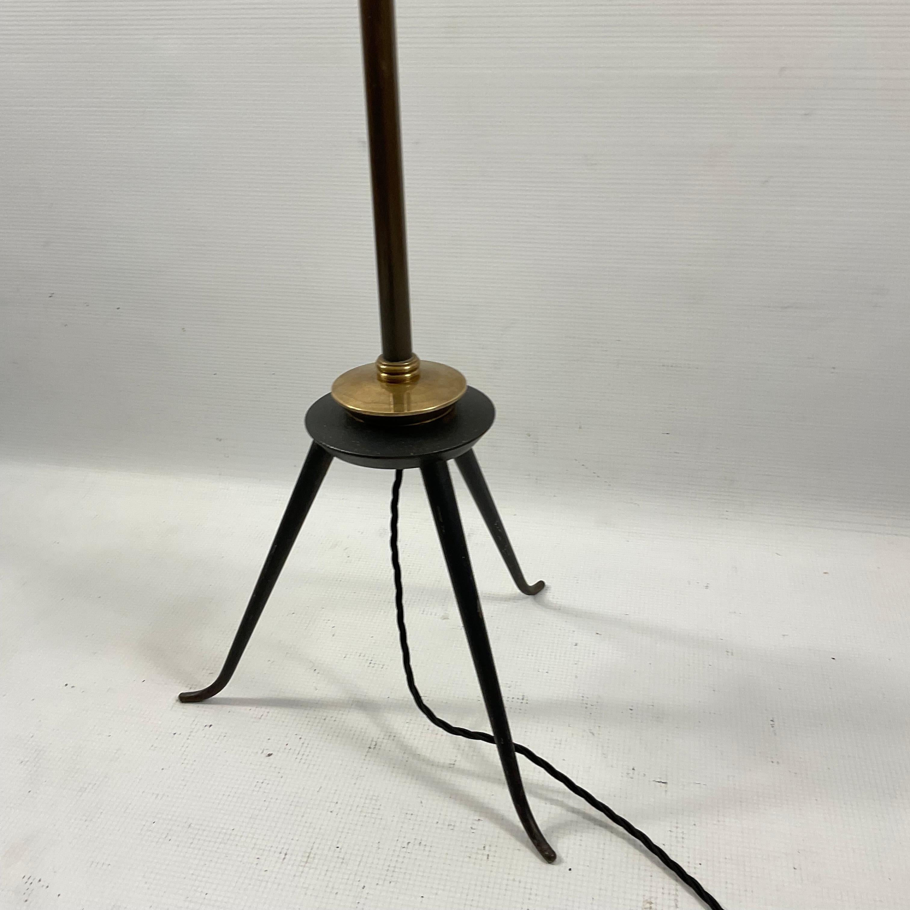 British 1950s Tripod Floor Lamp in Patinated Bronze For Sale