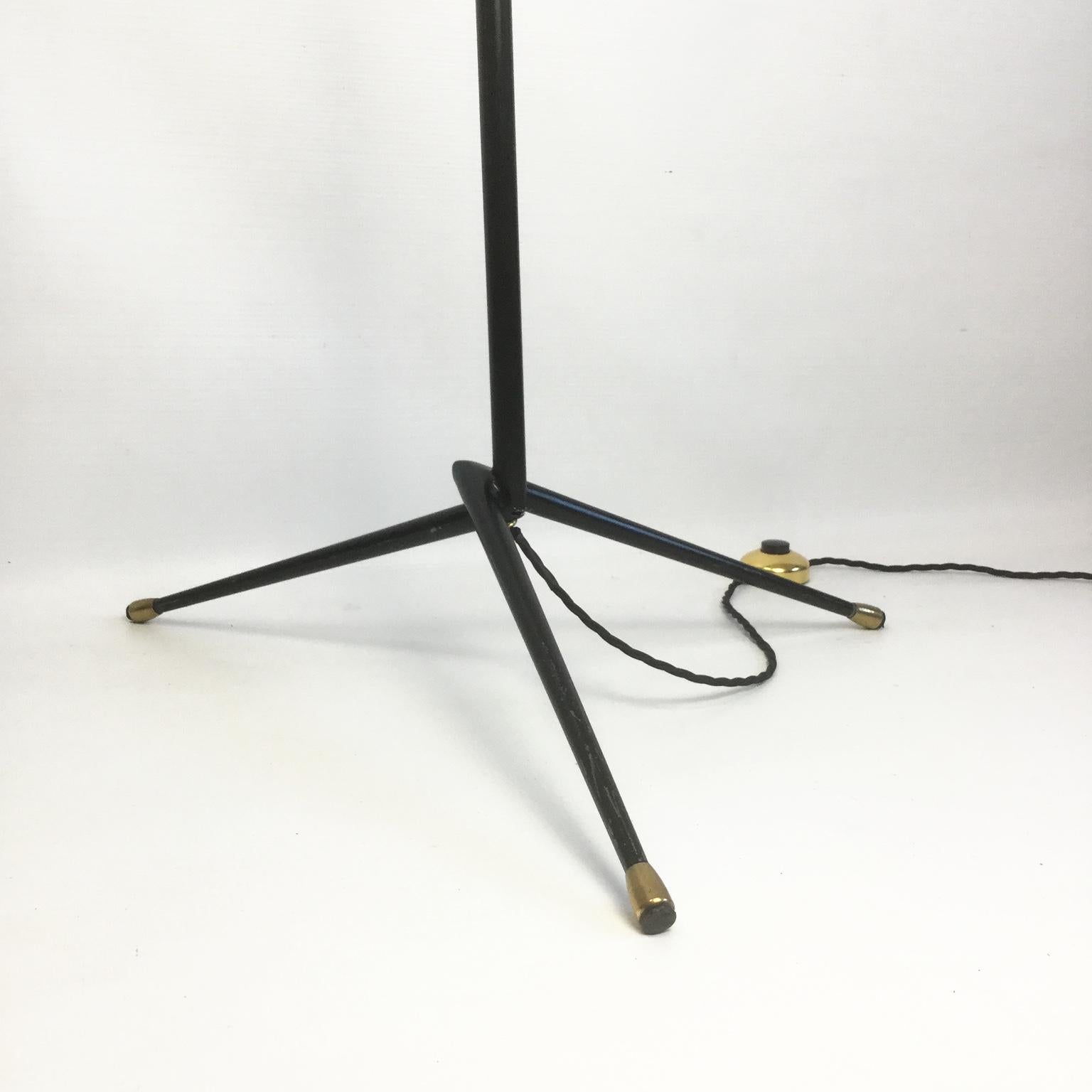 Mid-Century Modern 1950s French Floor Lamp with Three Articulated Shades For Sale