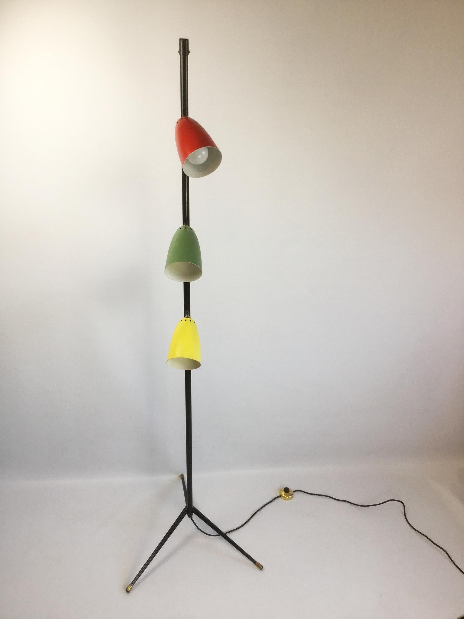 1950s French Floor Lamp with Three Articulated Shades In Good Condition For Sale In London, GB