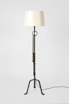 1950er French Folk Art Brutalist Iron Stehlampe