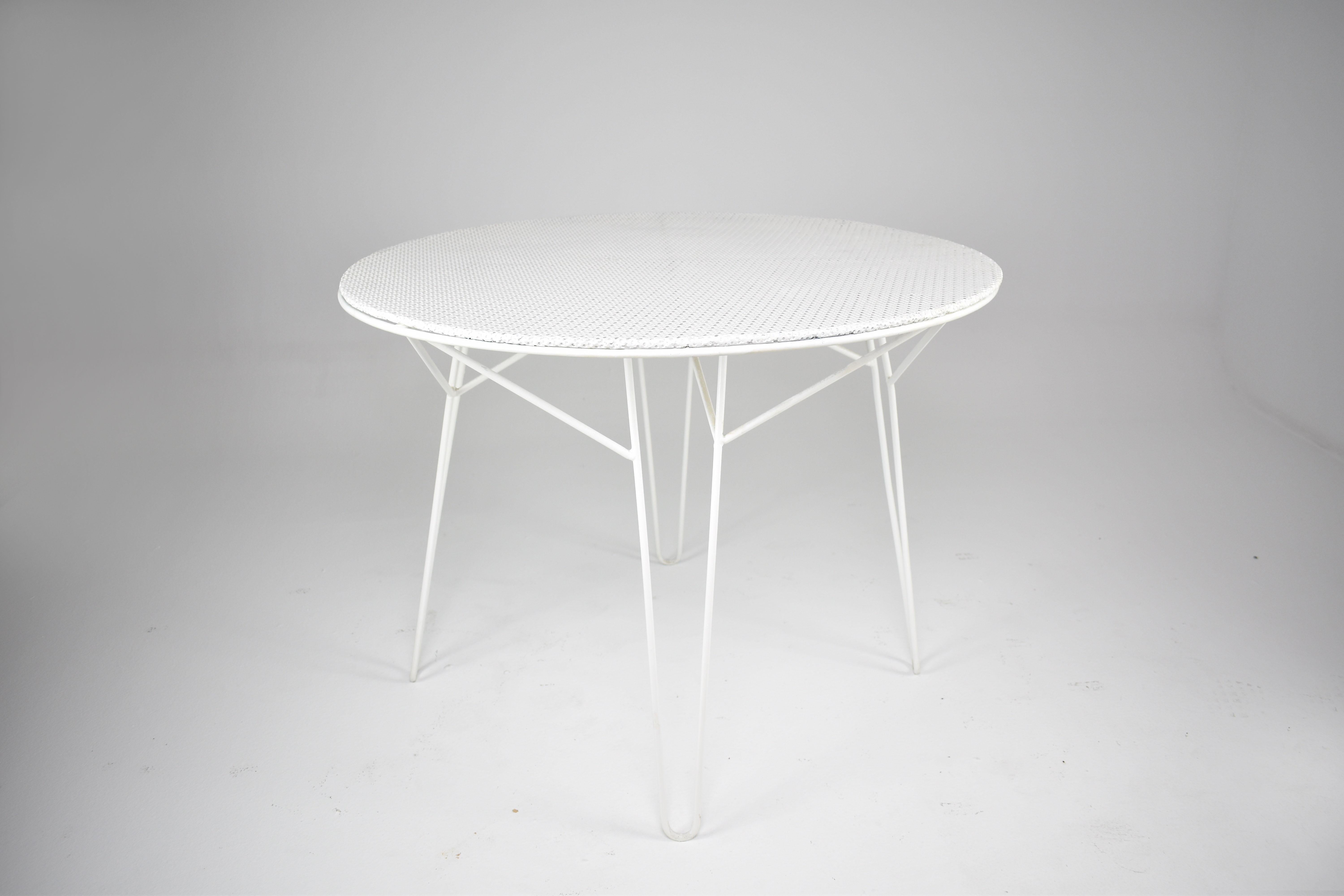 Rare 1950s French Perforated Metal Garden Table Attributed to Mathieu Matégot For Sale 2