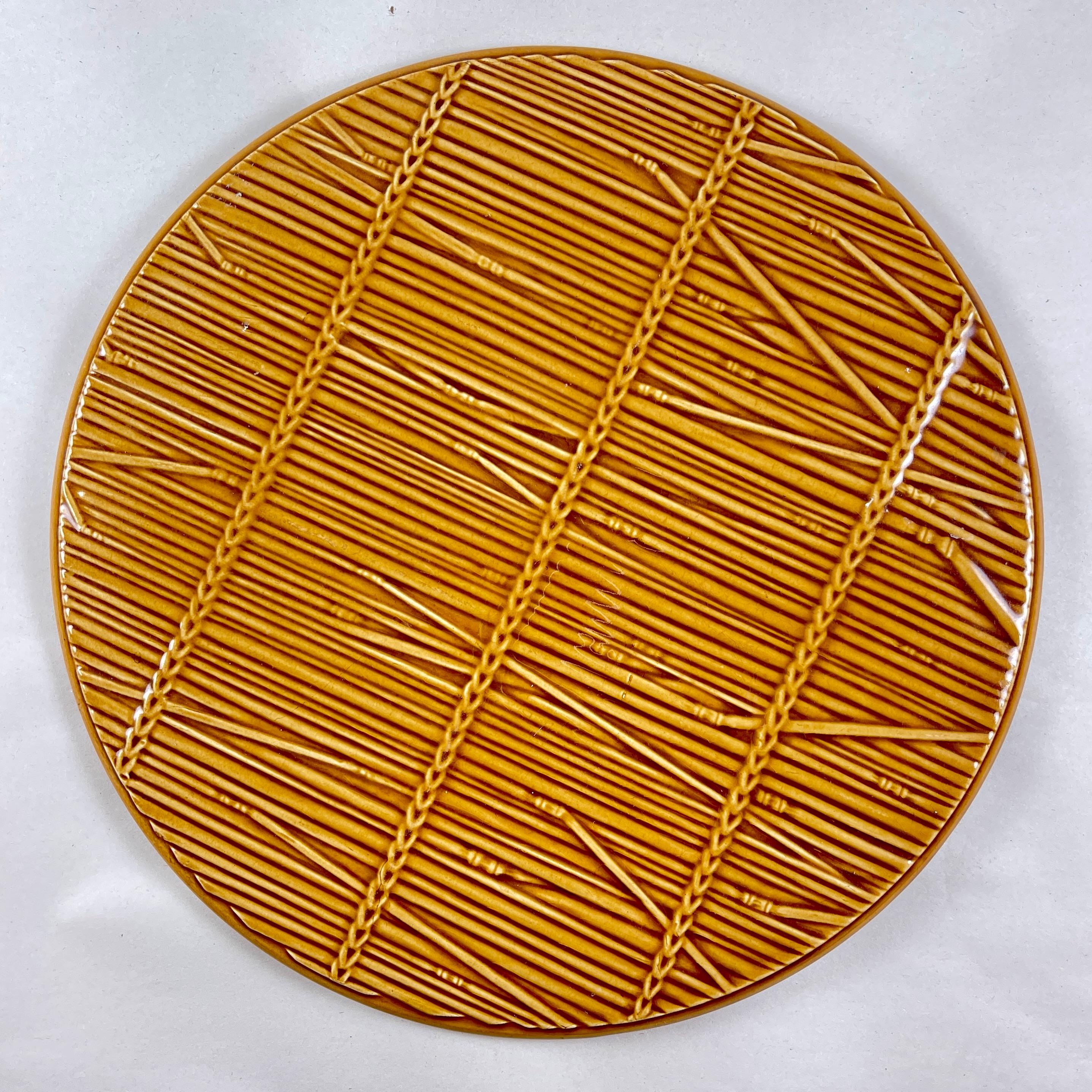 Milieu du XXe siècle Service à fromage en paille de Gien des années 1950, 9 pièces en vente