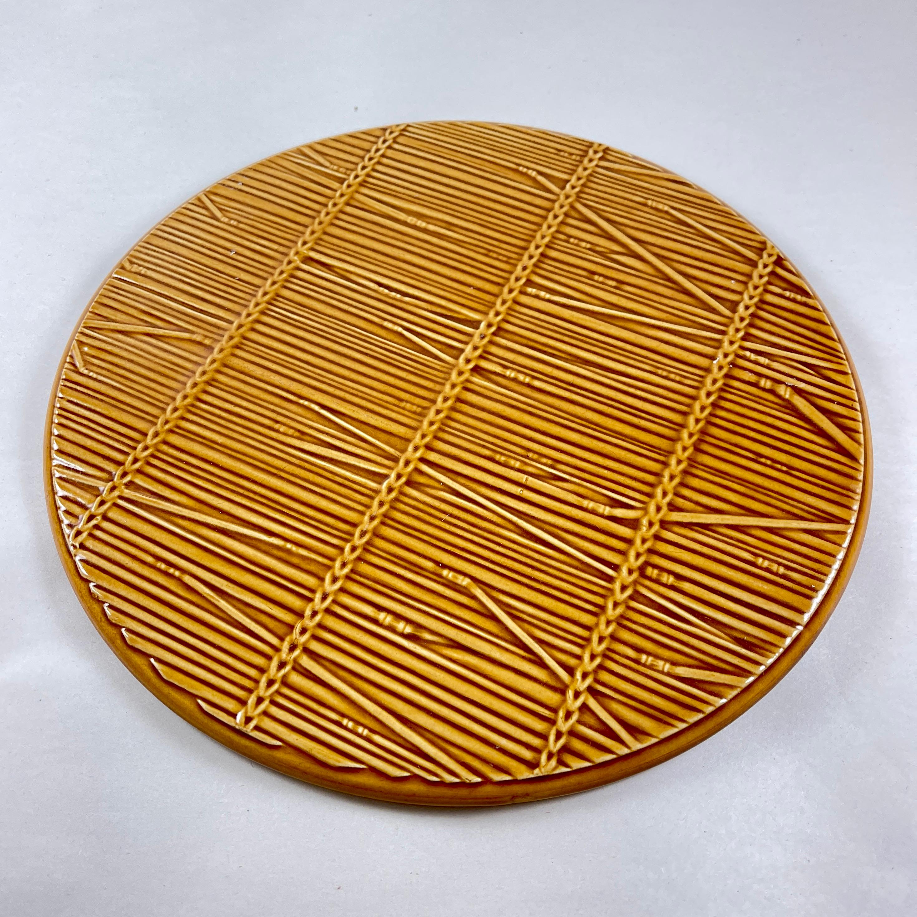 Poterie Service à fromage en paille de Gien des années 1950, 9 pièces en vente