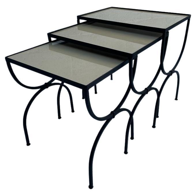 Tables gigognes françaises en gigogne des années 1950 dans le style de Jansen, lot de 3