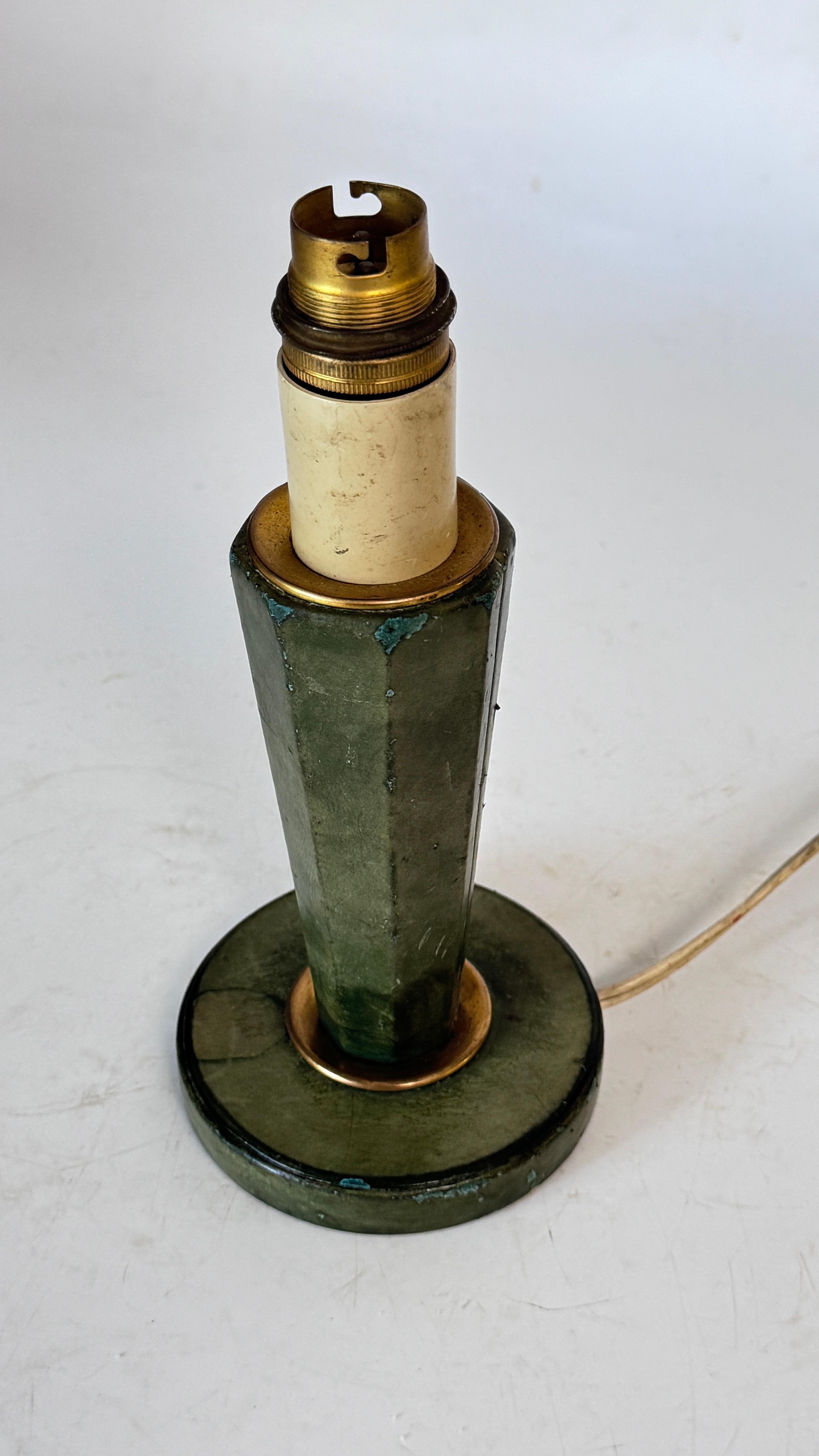 1950s French Green Leather Table Lamp – Brass Details – Jacques Adnet Style For Sale 2