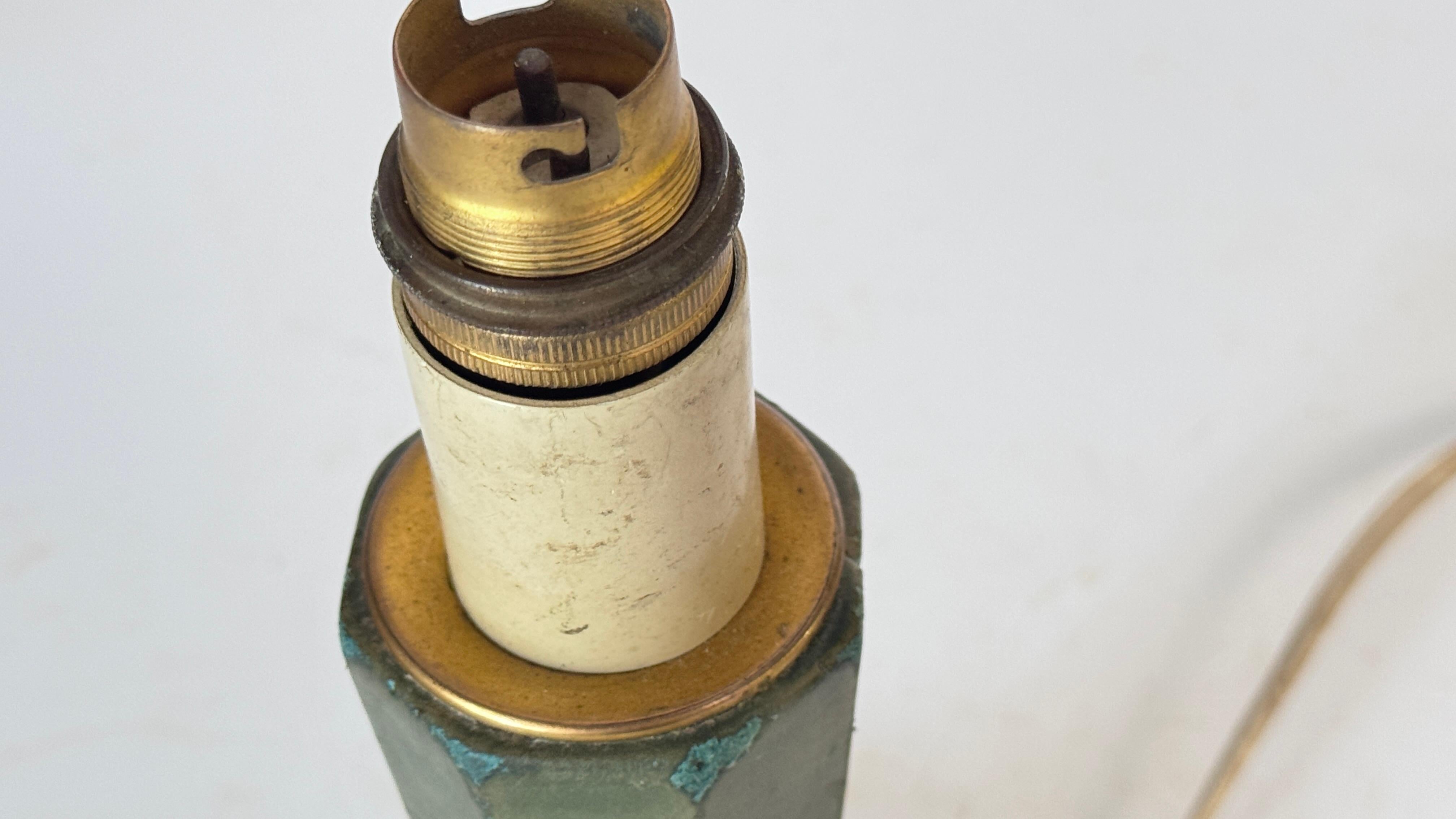1950s French Green Leather Table Lamp – Brass Details – Jacques Adnet Style For Sale 4