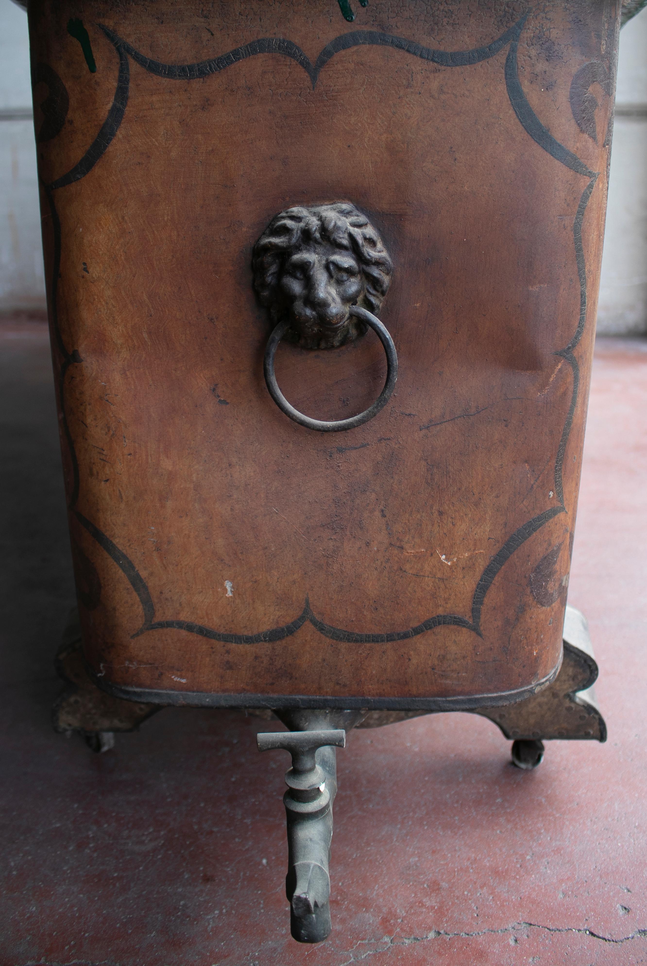 20th Century 1950s French Green Zinc Decorated Bathtub with Lion Head Handle and Bronze Tap