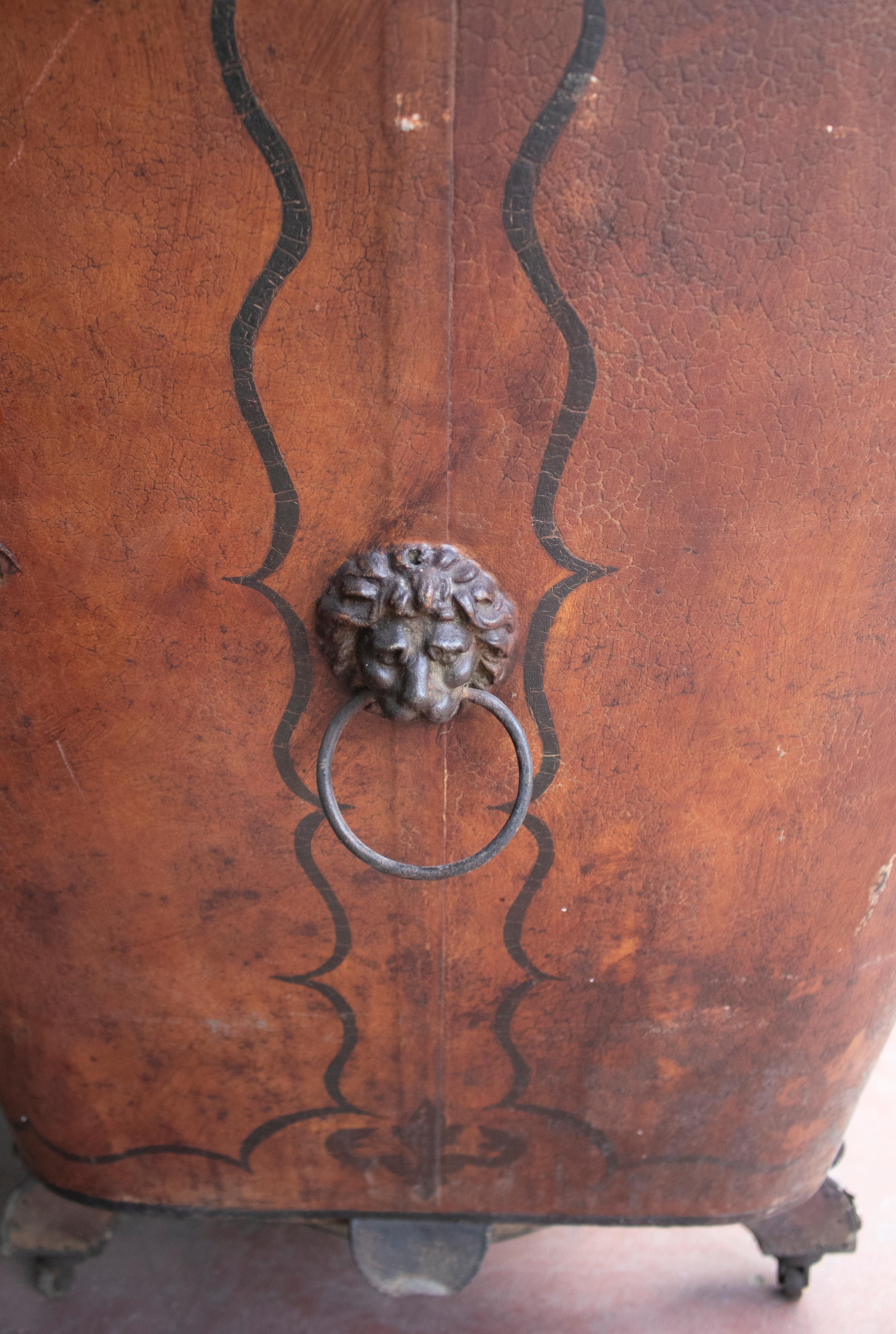 1950s French Green Zinc Decorated Bathtub with Lion Head Handle and Bronze Tap 1