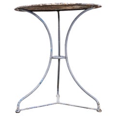Mesa Gueridón Pequeña de Exterior Redonda de Metal Gris Francés de los Años 50