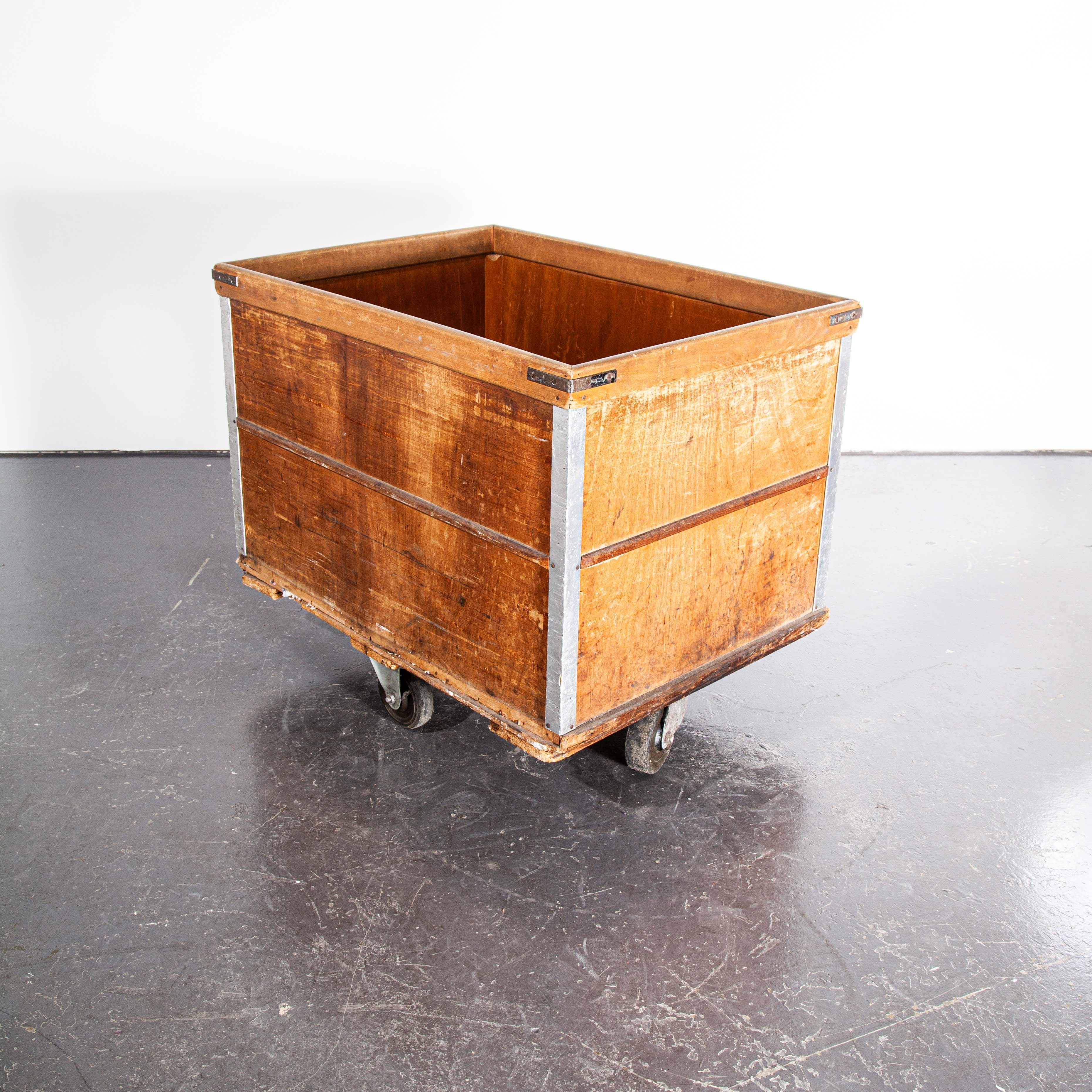 Mid-20th Century 1950s French Industrial Box Trolley, Tricotage Marmoutier For Sale