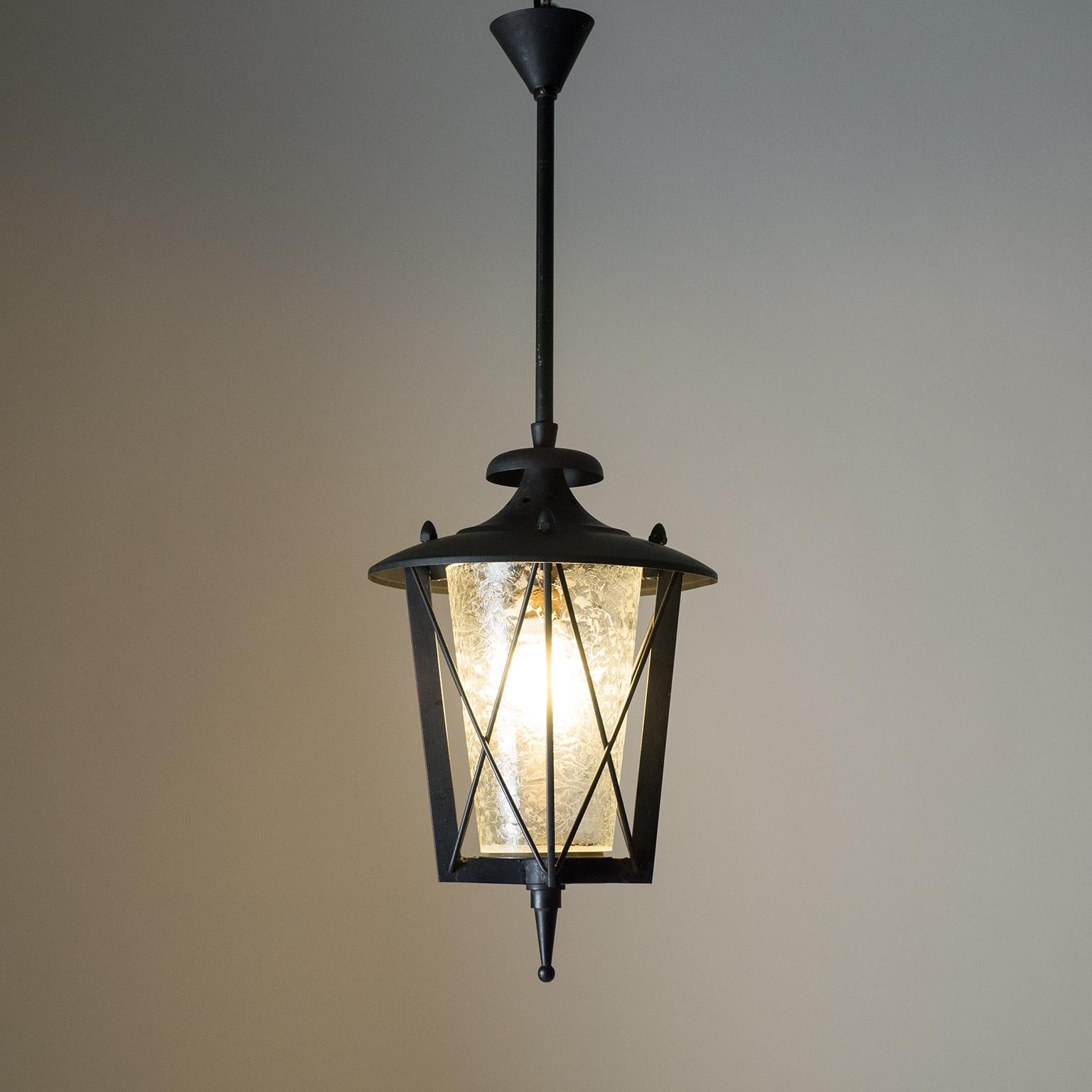 1950s French Lantern with Chiseled Glass In Good Condition In Vienna, AT