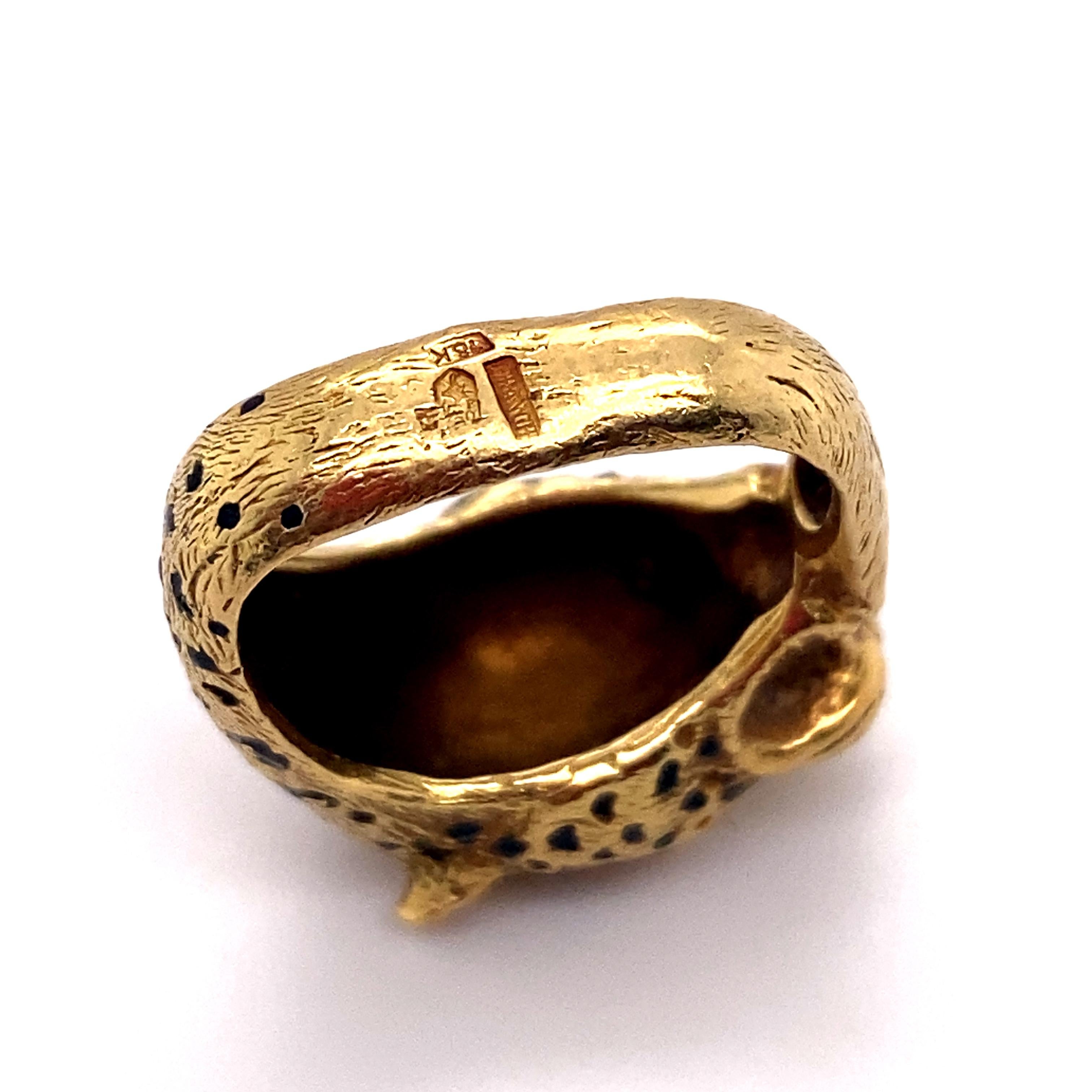 Round Cut 1950s French Leopard Ring with Ruby Eyes in 18 Karat Gold