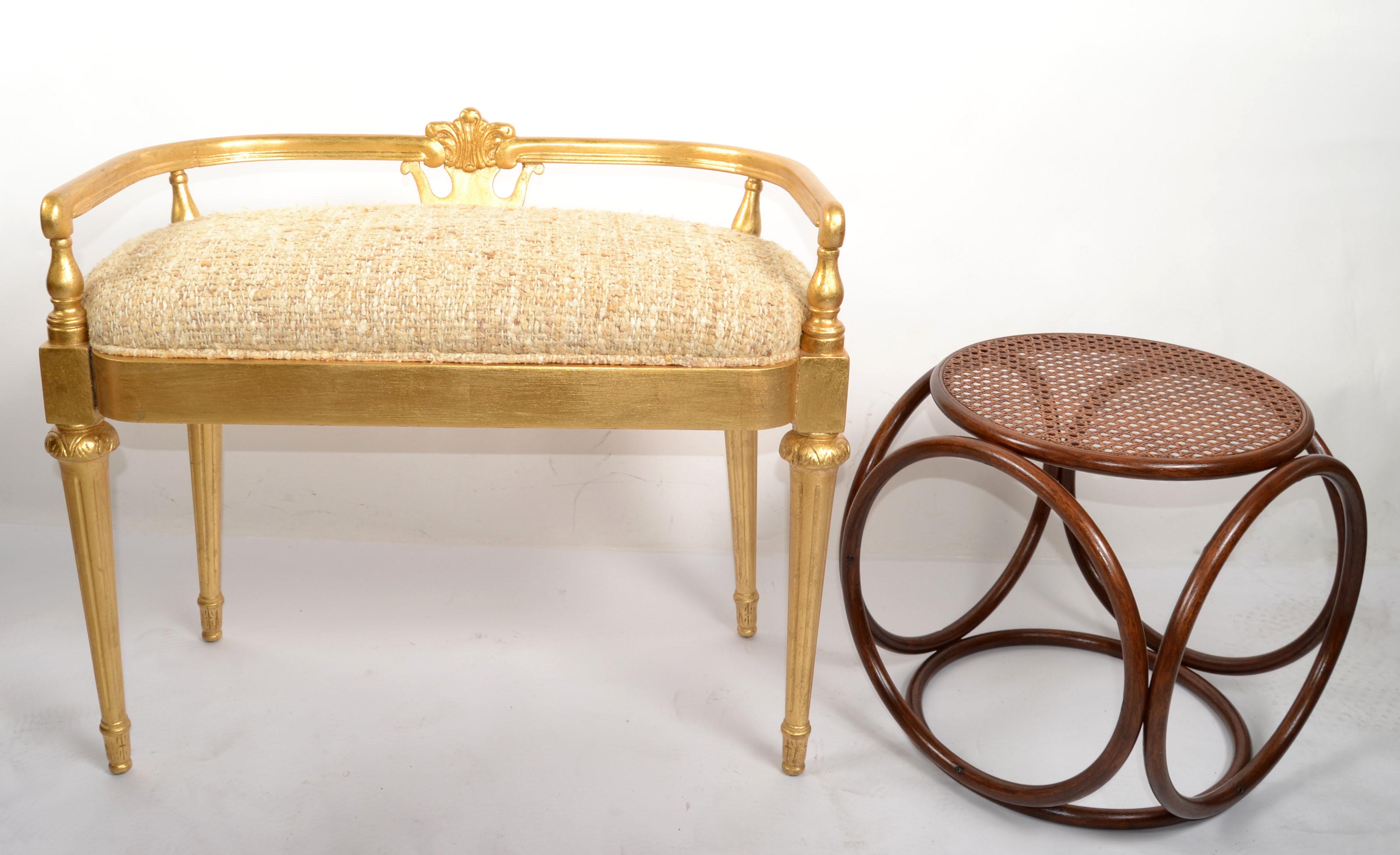 1950s French Louis XIV Style Hand Carved Giltwood Bench Wool Fabric Upholstery In Good Condition For Sale In Miami, FL