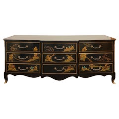 Commode laquée noire de style chinoiserie Louis XV des années 1950
