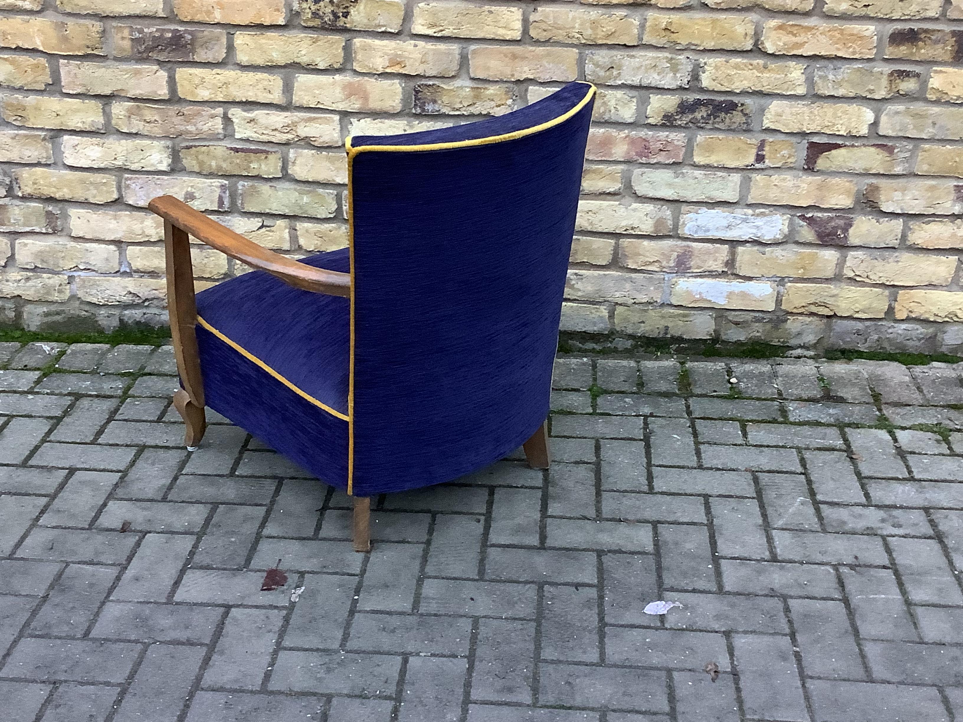 1950’s French Low Armchairs In Good Condition For Sale In London, Lambeth