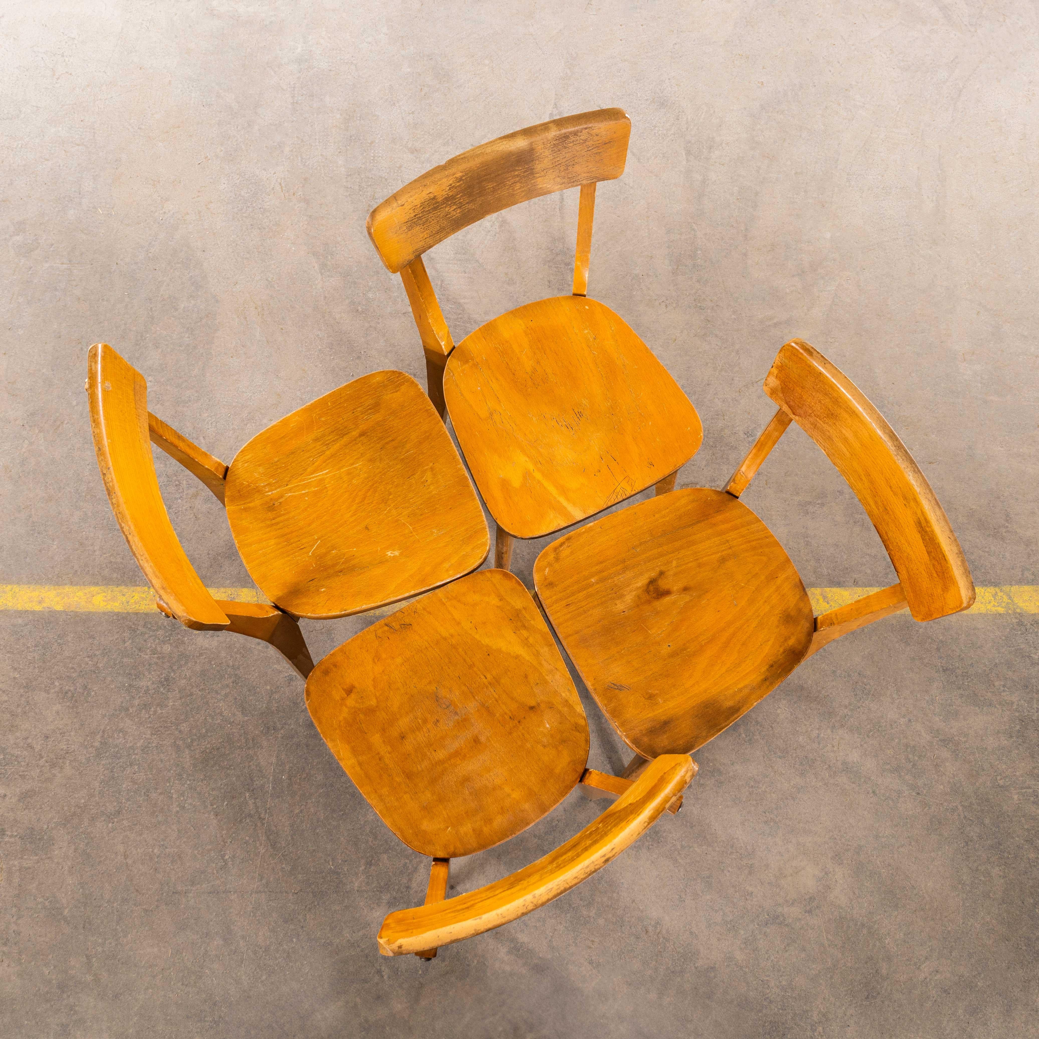 Sillas de comedor francesas Luterma de madera curvada con base en cruz de los años 50 en venta 2