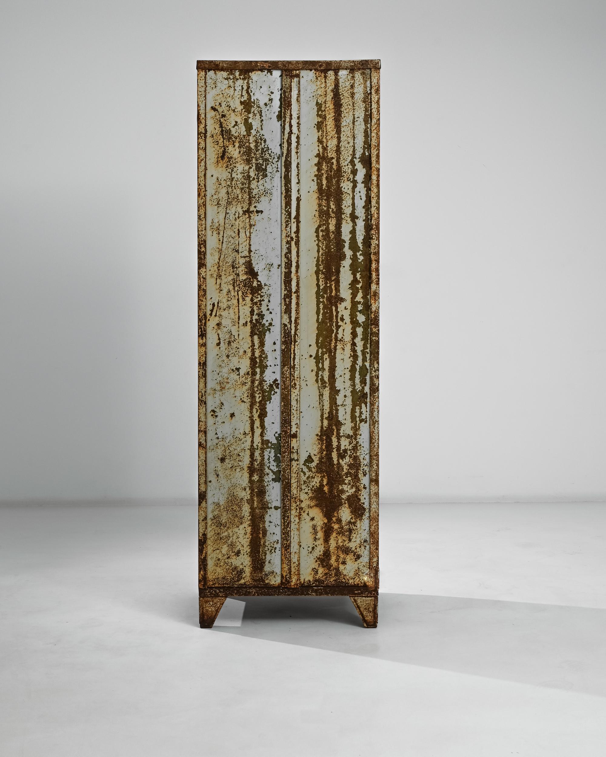 1950s French Metal Cabinet 3