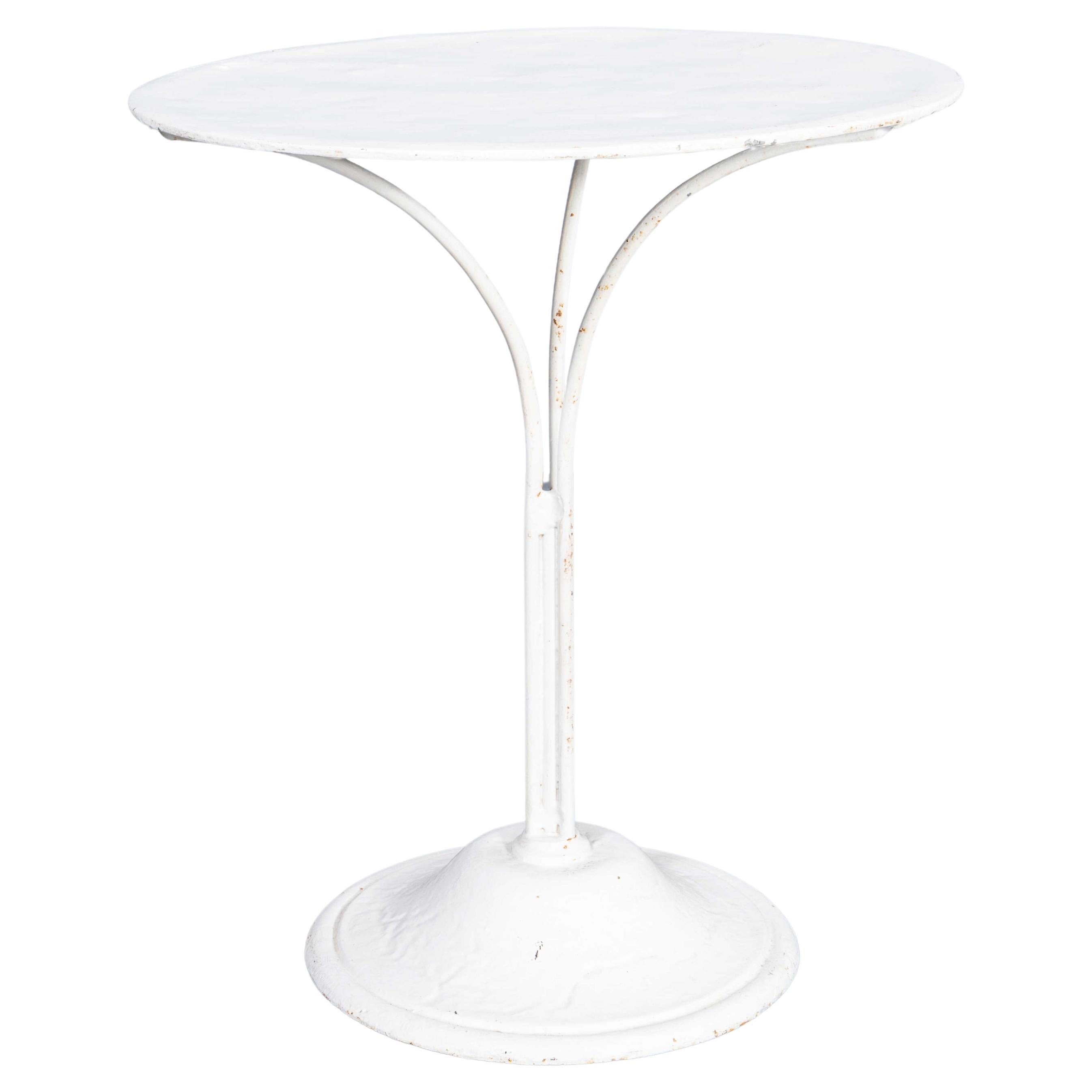 Petite table d'extérieur en métal à pied tripode des années 50, Gueridon en vente
