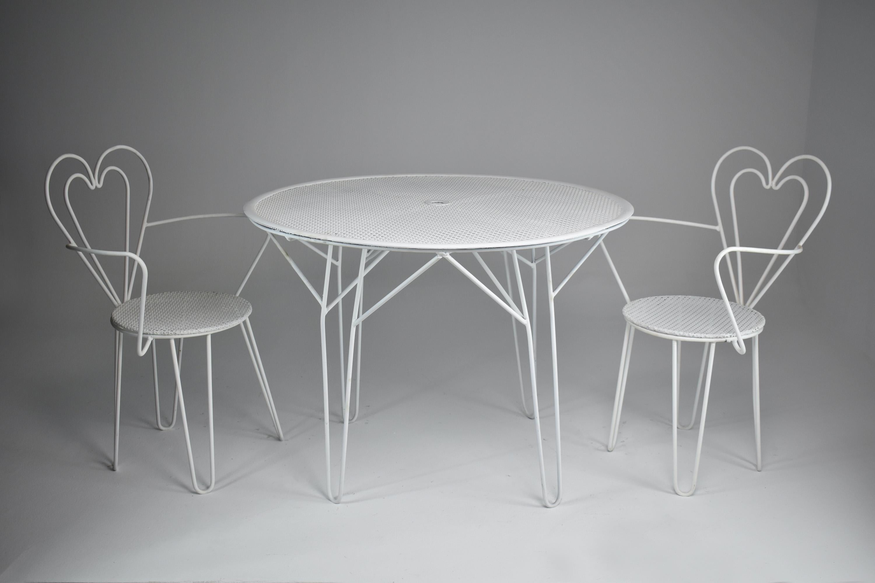 Français Table de jardin française du milieu du siècle Mathieu Mategot des années 1950 en vente