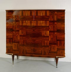 1950er Jahre Französisch Midcentury Modern Rio Palisander Palisander Fitted Cabinet Credenza