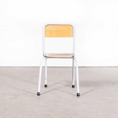 Juego de cuatro sillas de comedor francesas de 1950 con respaldo en D de Mullca en gris claro