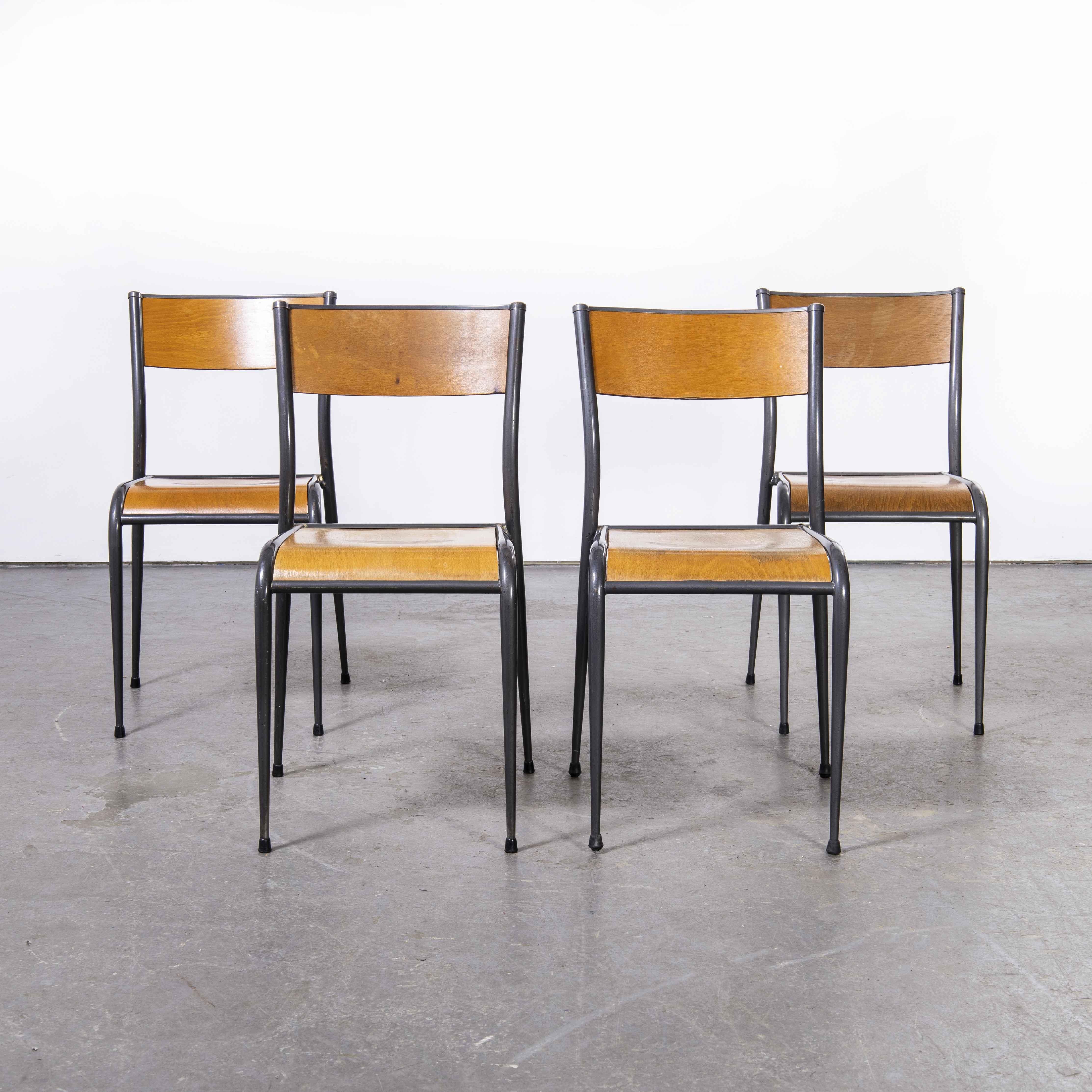 1950's French Mullca Grey Tapered Leg School Dining Chairs, Satz von vier (Europäisch) im Angebot