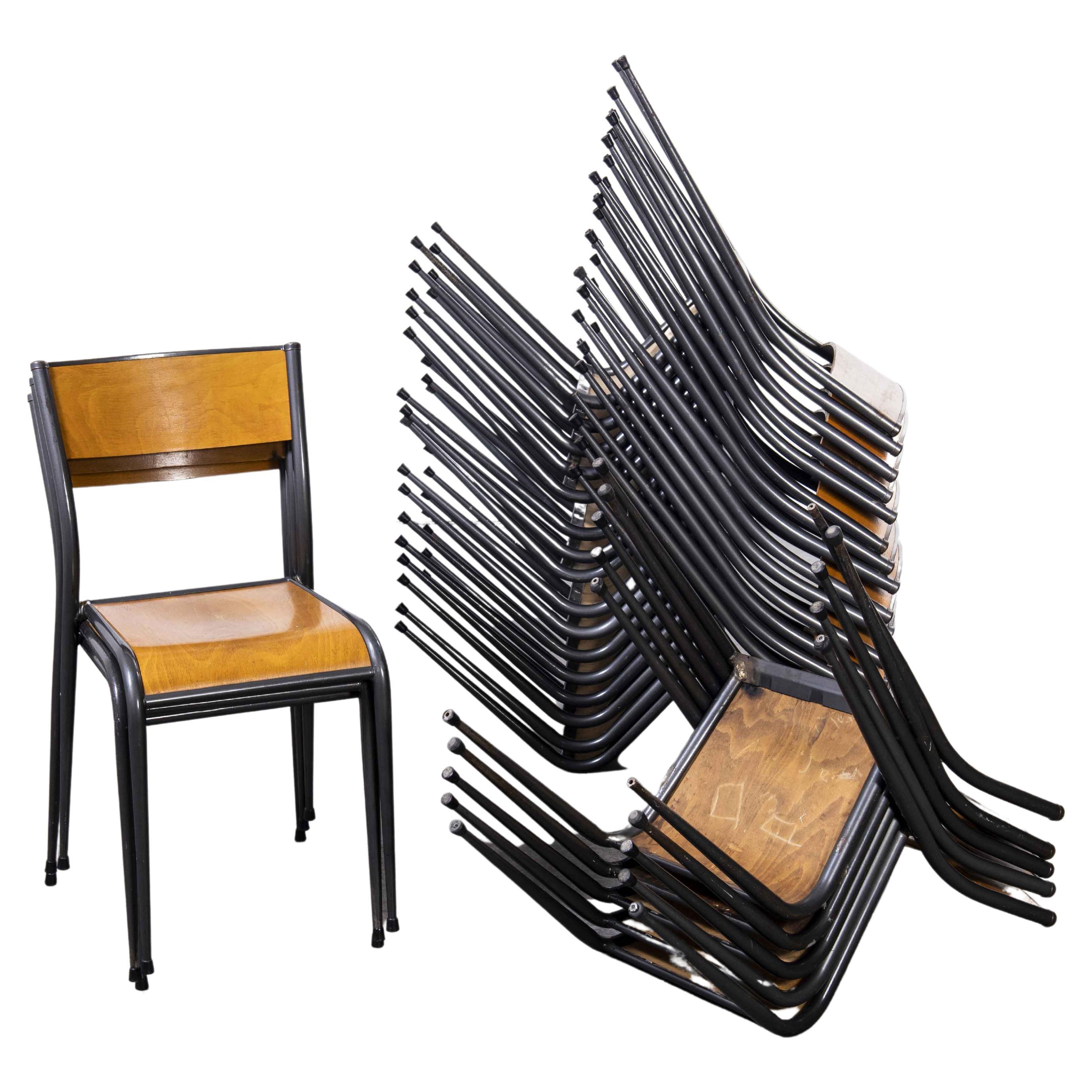 Chaises de salle à manger d'école des années 1950 en Mullca gris à pieds fuselés, différentes quantités disponibles. en vente