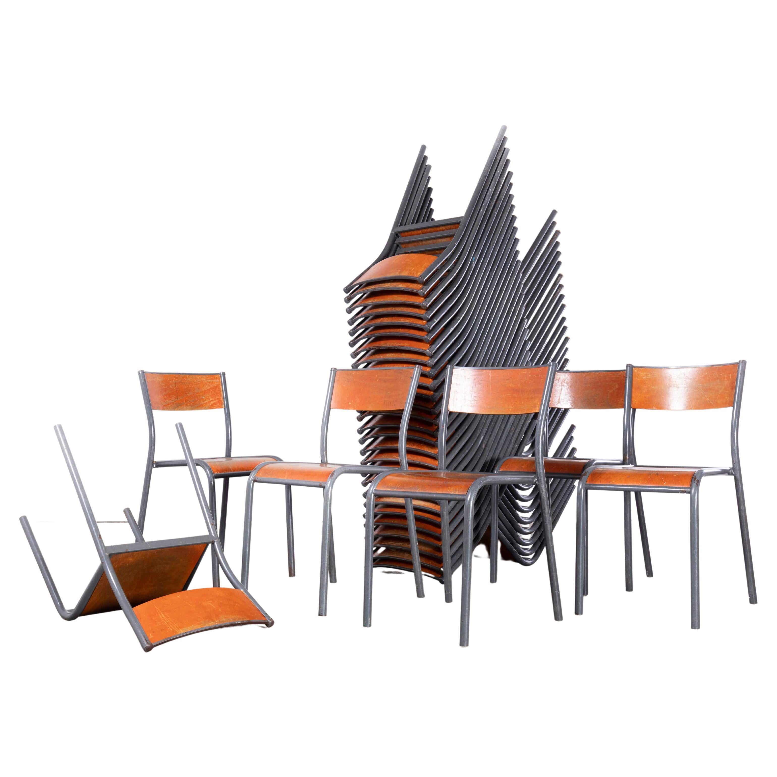 Mullca Light français des années 1950  Chaises de salle à manger grises - Quantité disponible