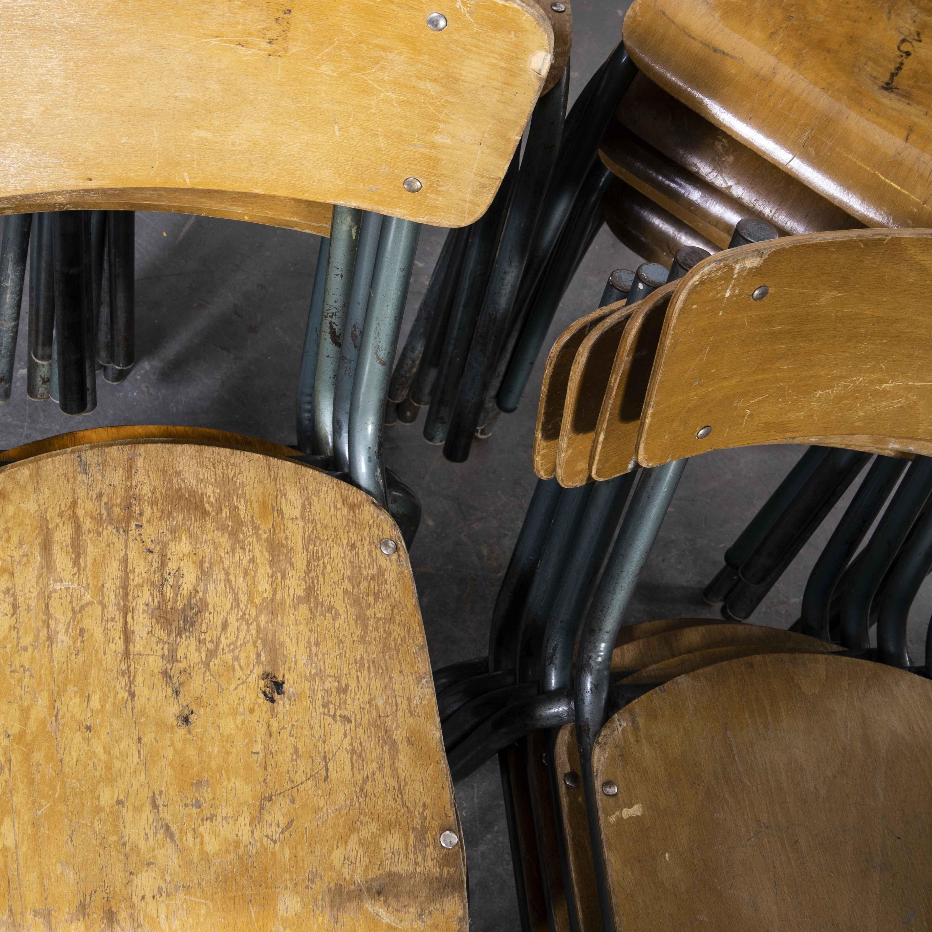 Français Mullca empilable français des années 1950  Chaise de salle à manger, modèle Aqua 511, plusieurs quantités