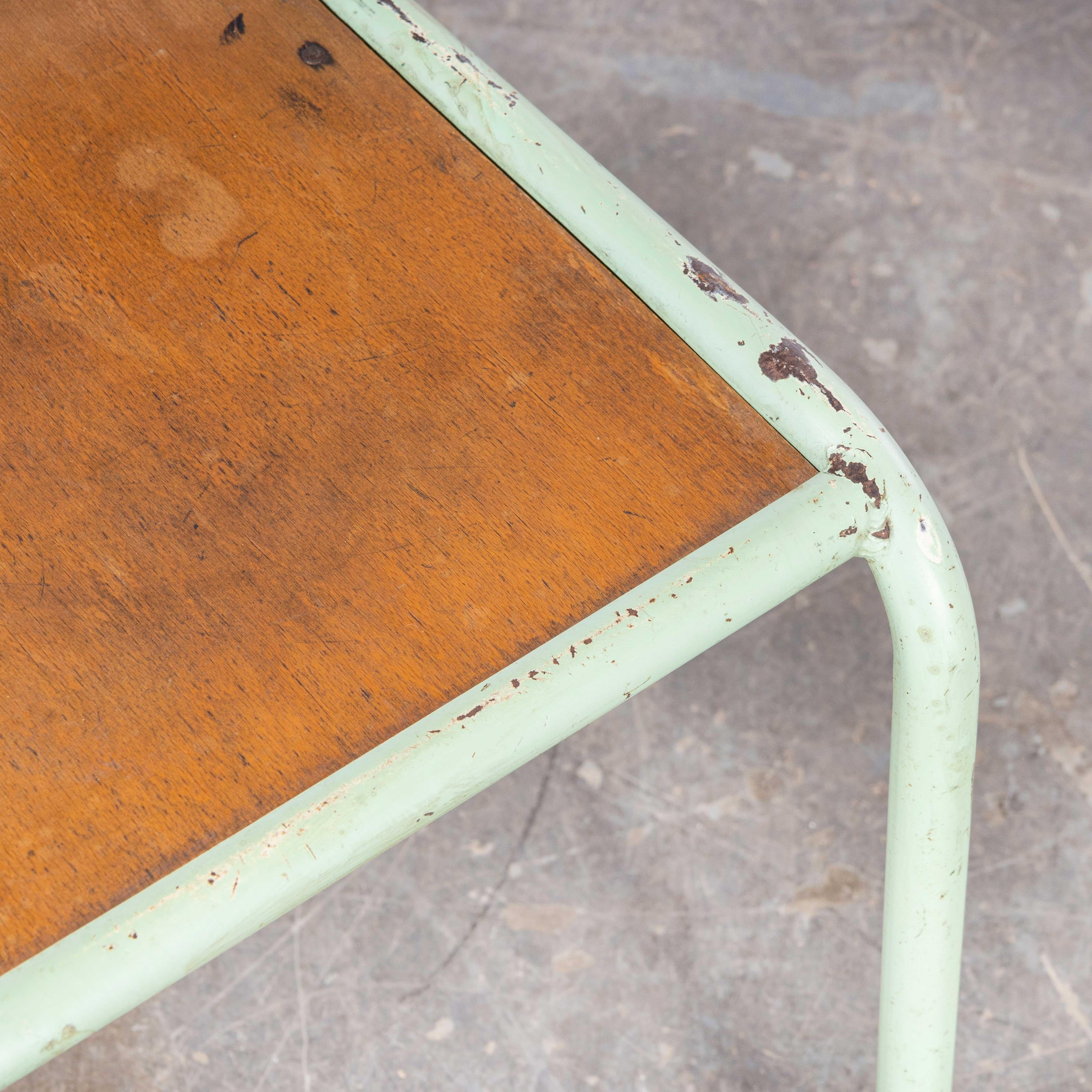 Sedie da pranzo impilabili francesi Mullca degli anni '50, color menta, con sedile in Wood - Q.tà diverse In condizioni buone in vendita a Hook, Hampshire