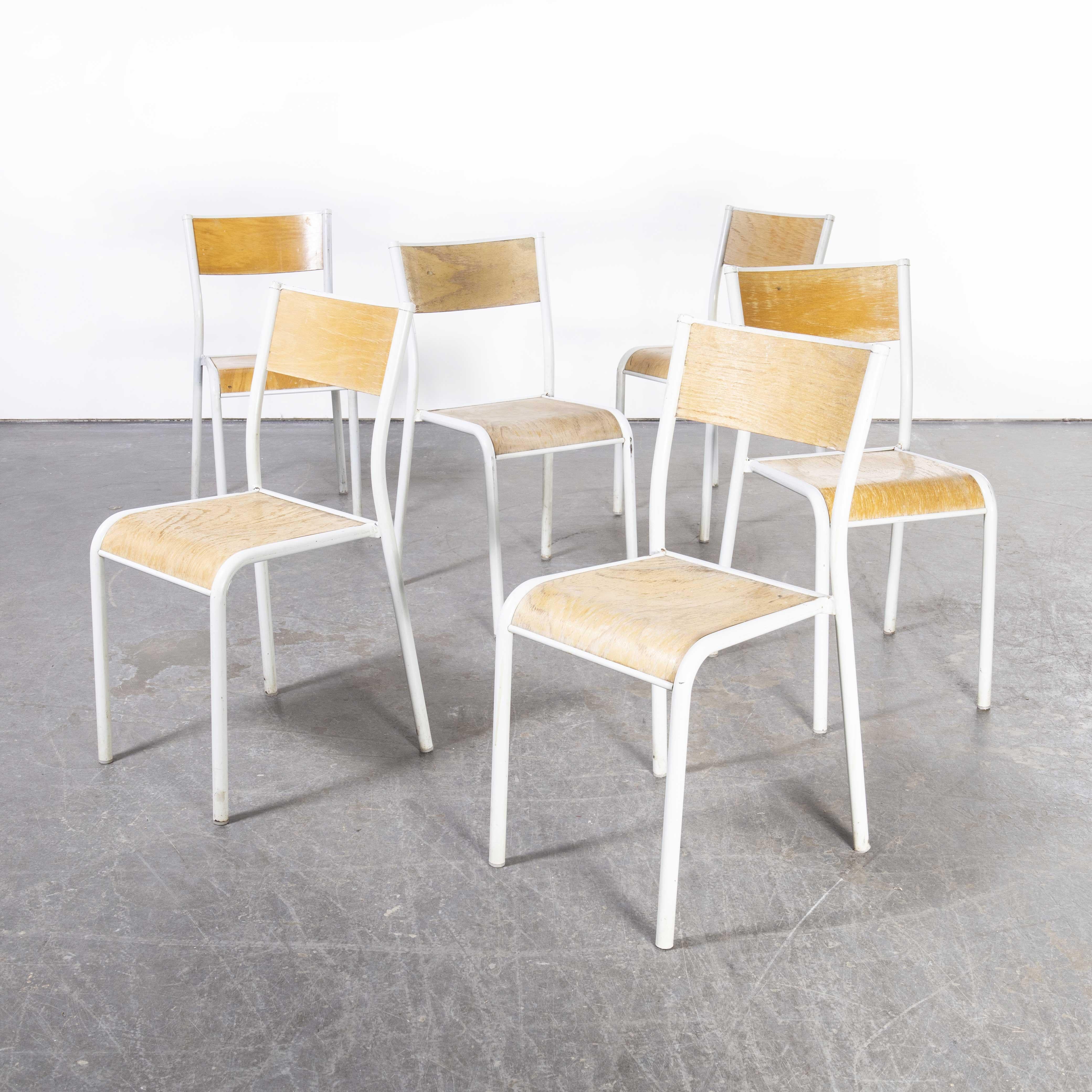 1950’s French Mullca Stacking School – dining chairs – White Model 510 – Set Of Six
1950’s French Mullca Stacking School – dining chairs – White Model 510 – Set Of Six. One of our most favourite chairs, in 1947 Robert Muller and Gaston Cavaillon