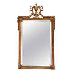 Specchio da parete in legno dorato intagliato in stile neoclassico francese Luigi XVI degli anni '50
