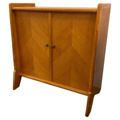 Armario francés de roble de los años 50 al estilo del fabricante Gérard Guermonprez