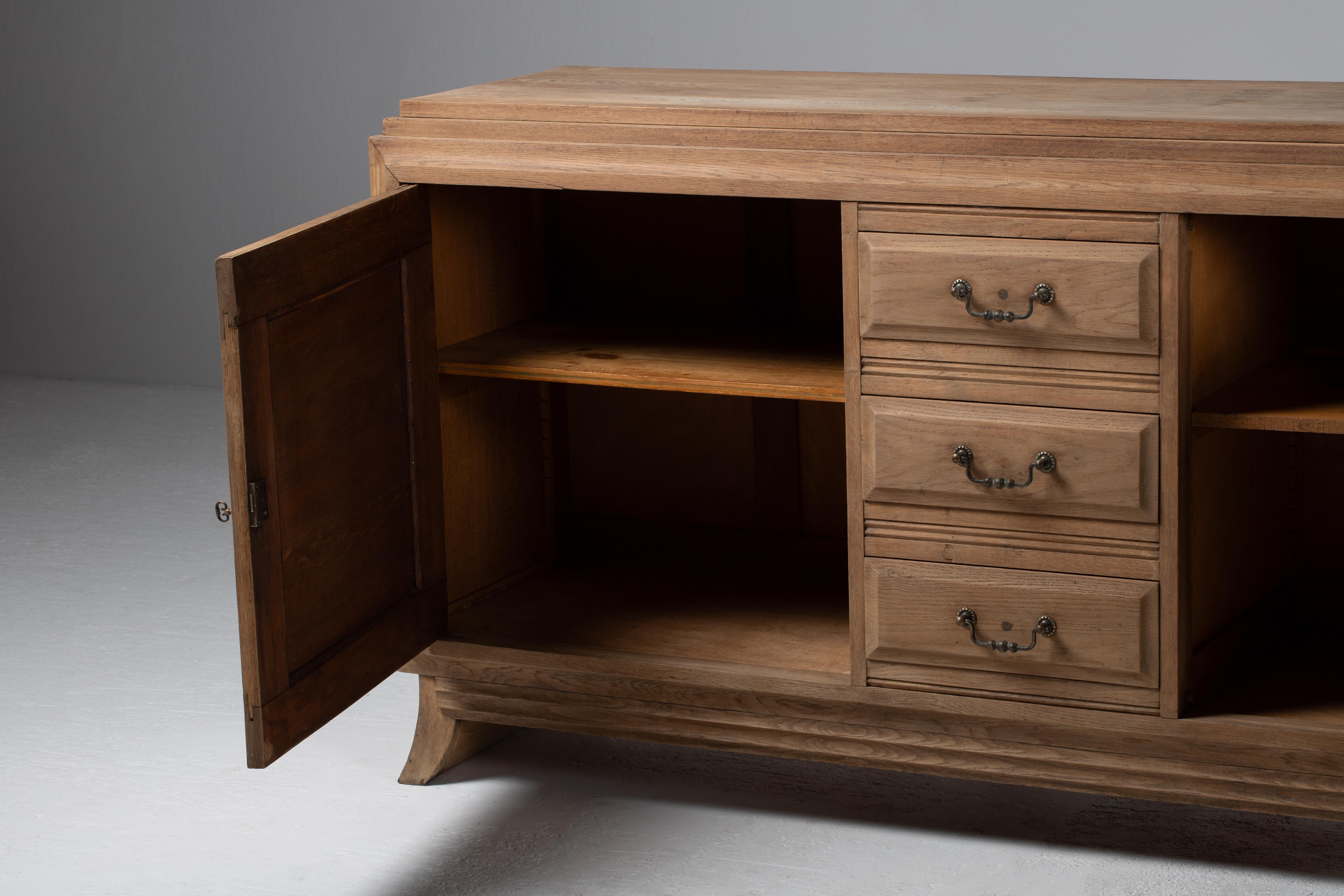 Credenza in Oak francese del 1950 In condizioni buone in vendita a Kaštel Sućurac, Splitsko-dalmatinska županija