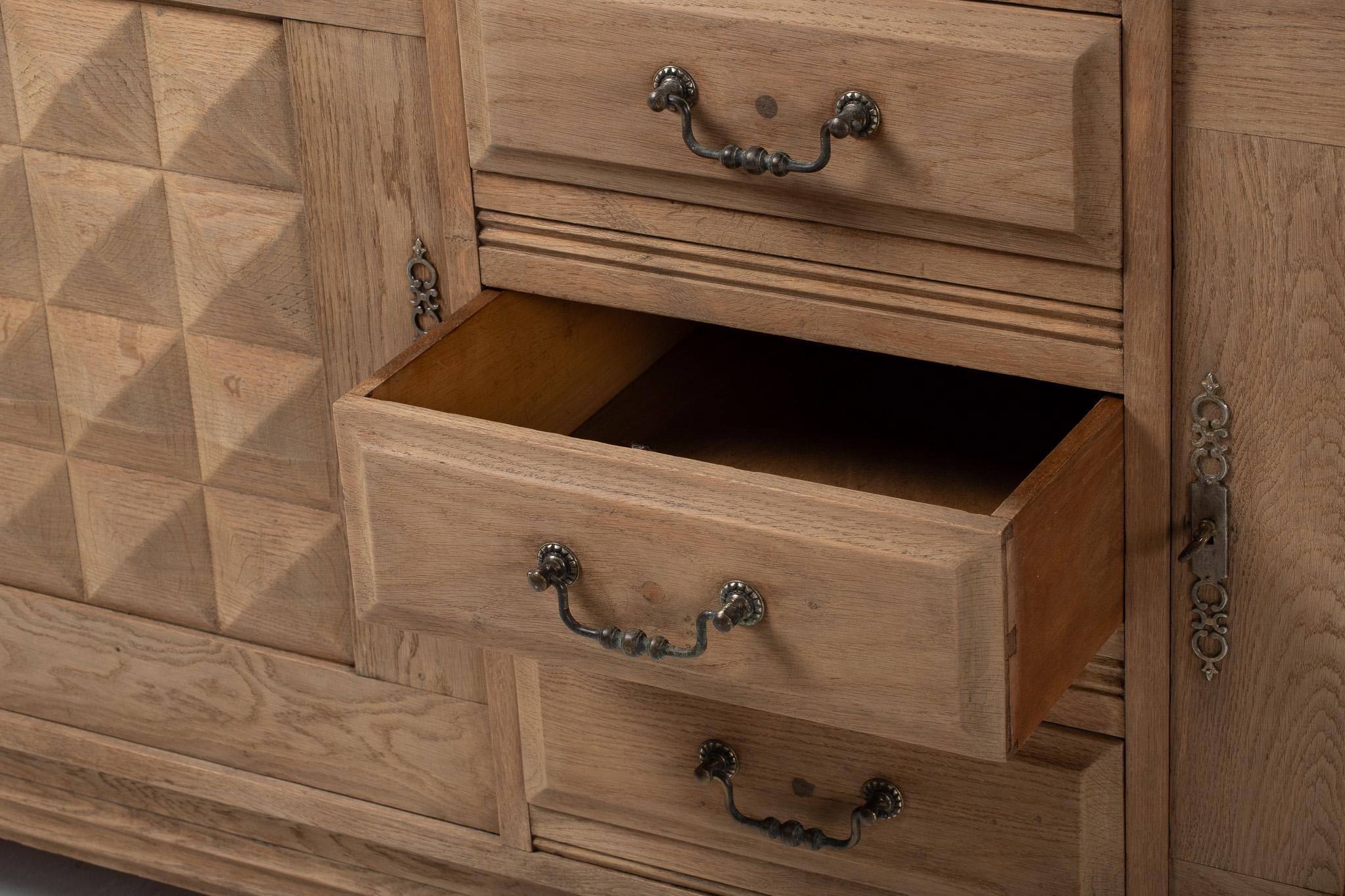 Art Déco Credenza in Oak francese del 1950 in vendita