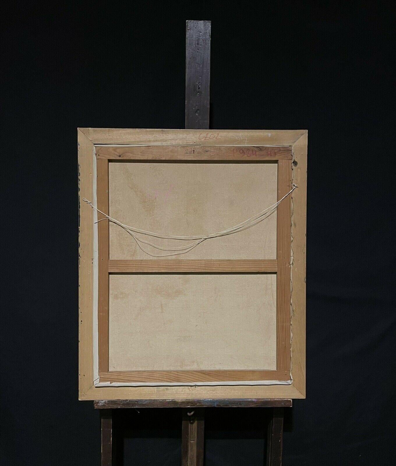 Artiste/École : École française, milieu du XXe siècle, signé

Titre : Vases orientaux dans une nature morte, scène d'intérieur

Médium : peinture à l'huile sur toile signée, encadrée.

encadré :      32.5   x 27.5 pouces
toile :      28.75 x 23.5