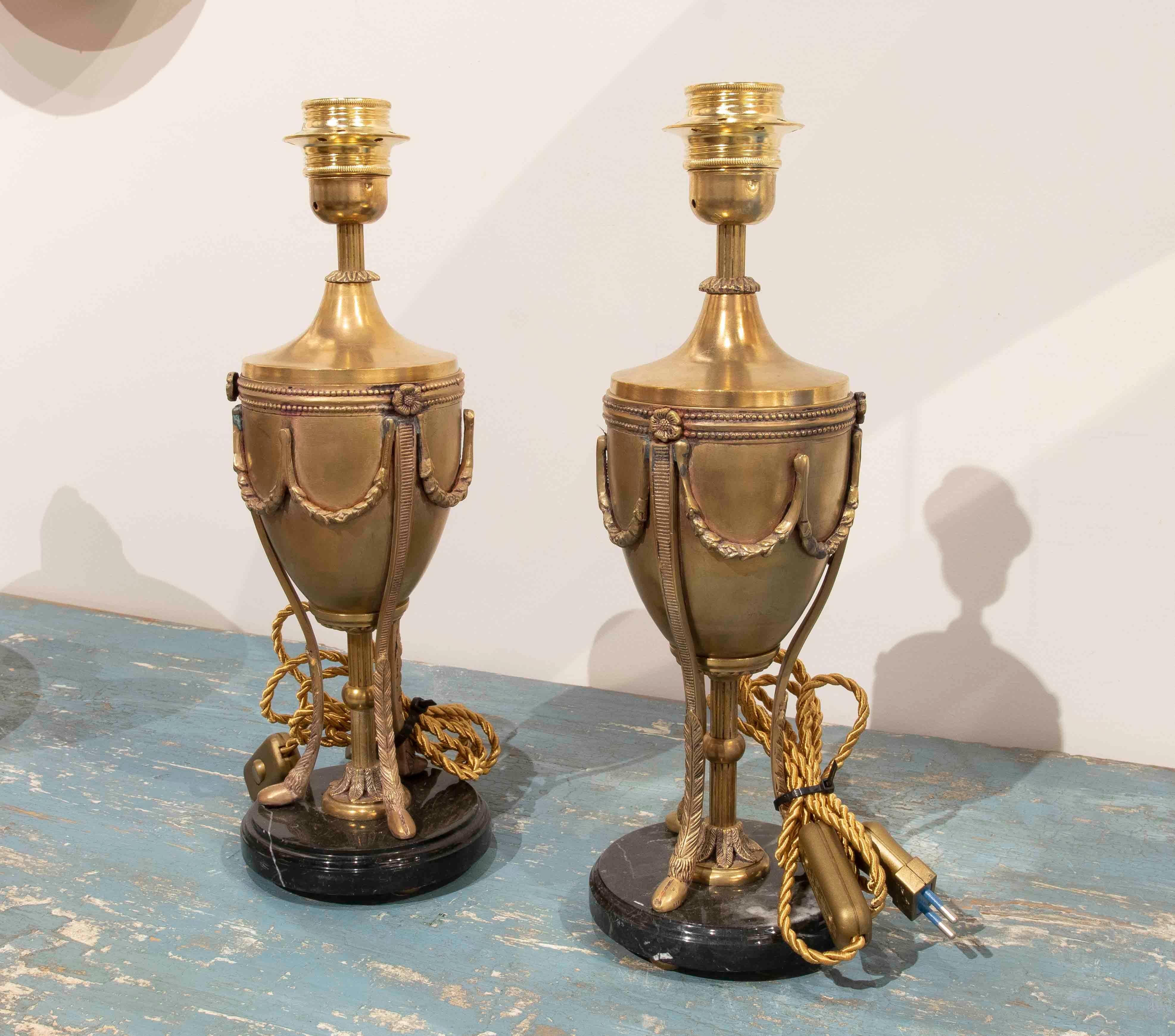 1950s French Pair of Brass Lamps with Marble Base In Good Condition For Sale In Marbella, ES