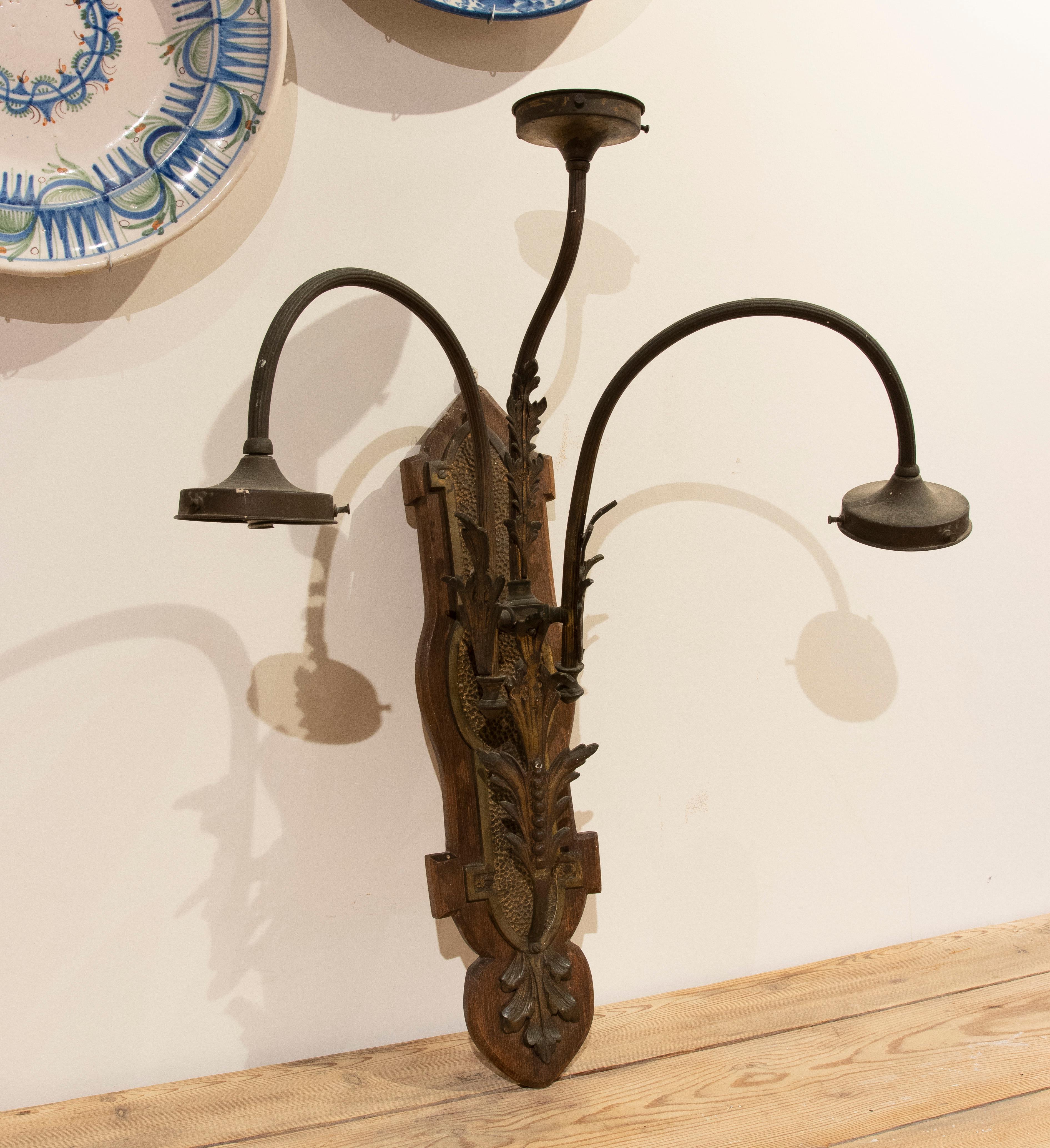 1950s French Pair of Wall Sconces in Wood and Bronze In Good Condition For Sale In Marbella, ES