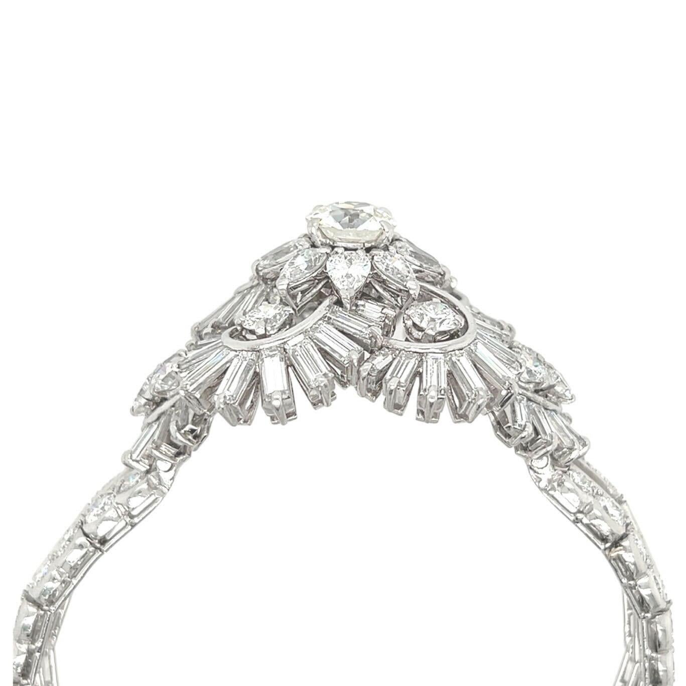 1950s French Platinum Diamond Floral Bracelet In Good Condition For Sale In New York, NY