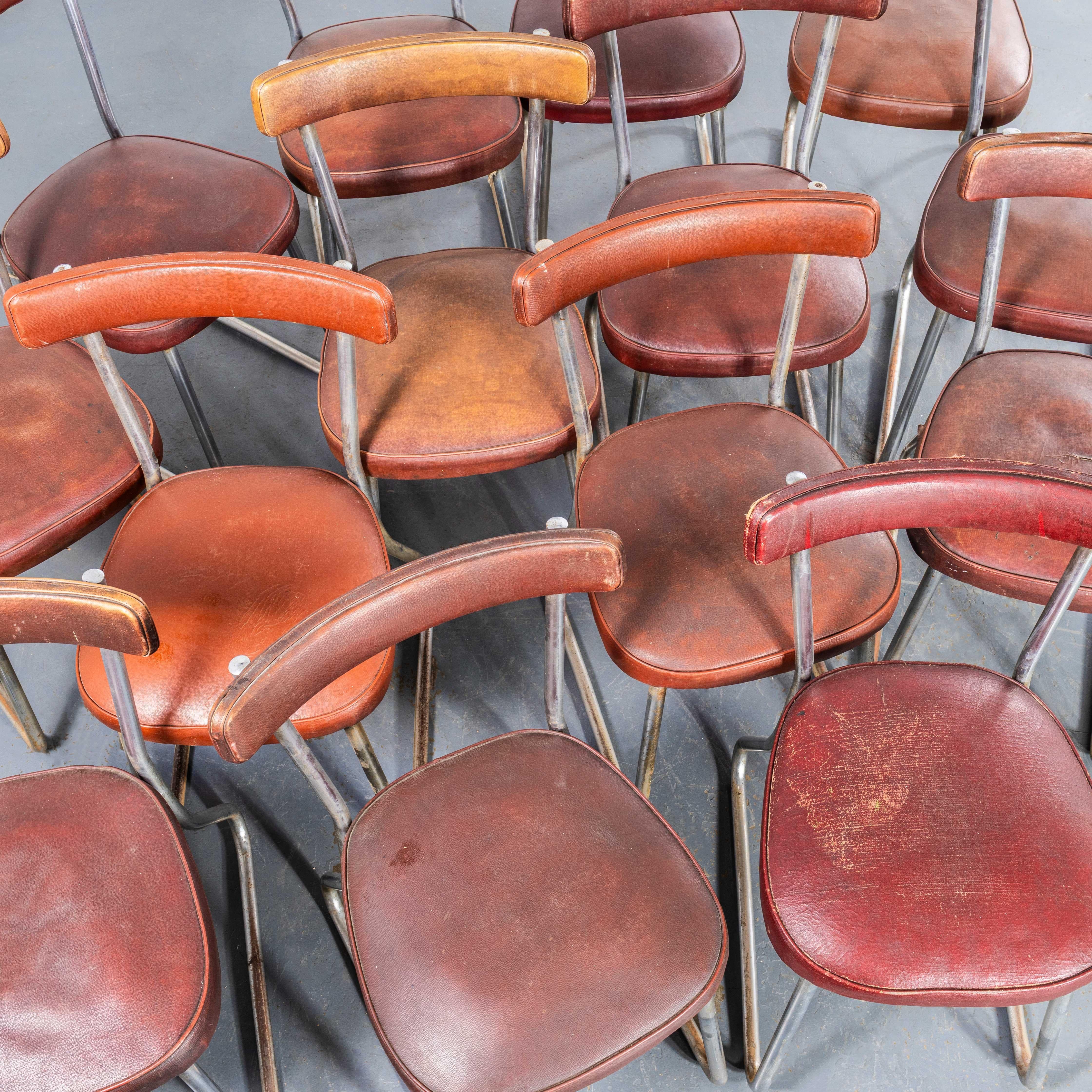 Chaises de salle à manger capitonnées rouges françaises des années 1950 par Roneo - Ensemble de quatorze en vente 3